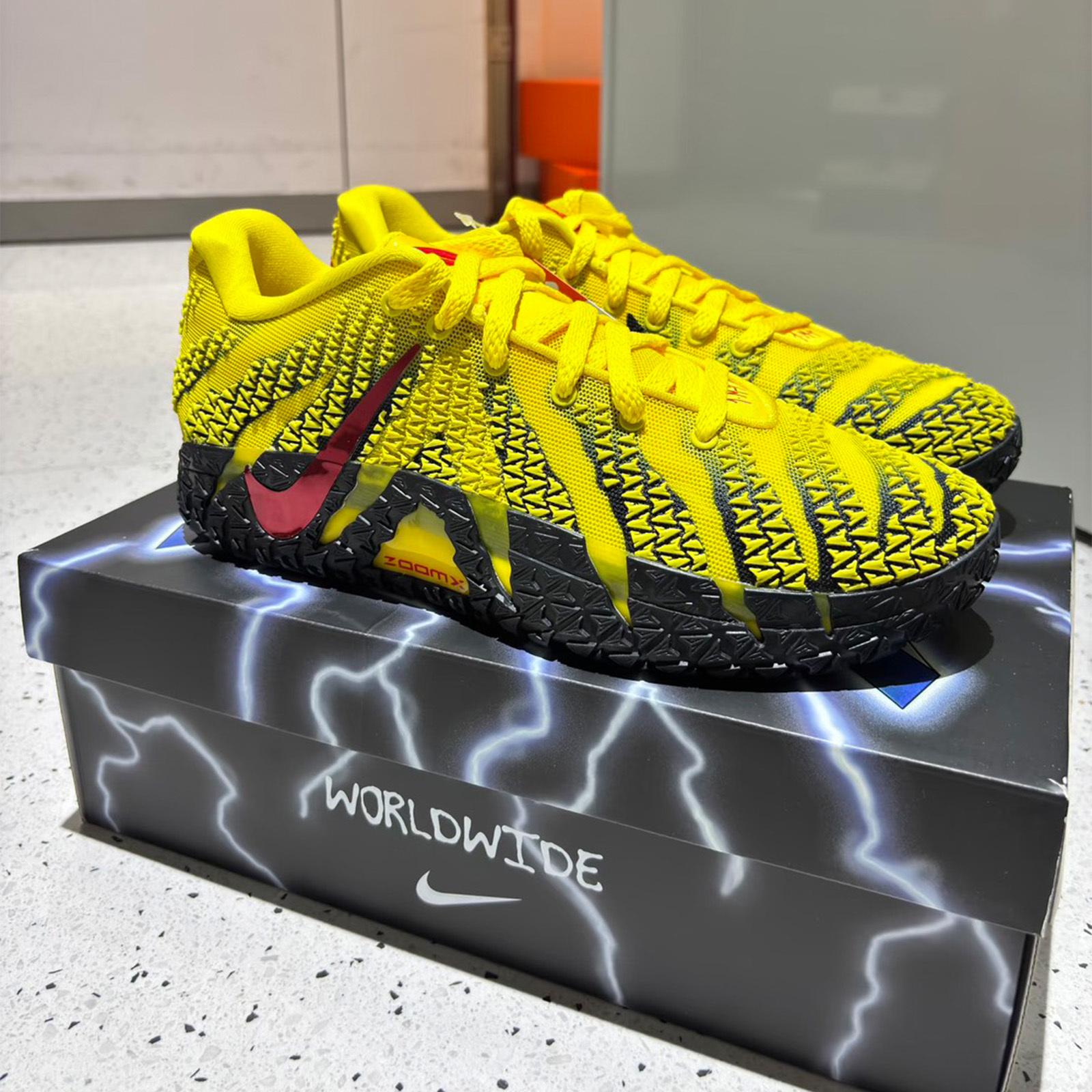 NIKE JA3 EP 李小龍 亮黃 紅勾 黃黑 抓痕 龍爭虎鬥 死亡遊戲 致敬 莫蘭特 實戰籃球鞋 HF2794-702