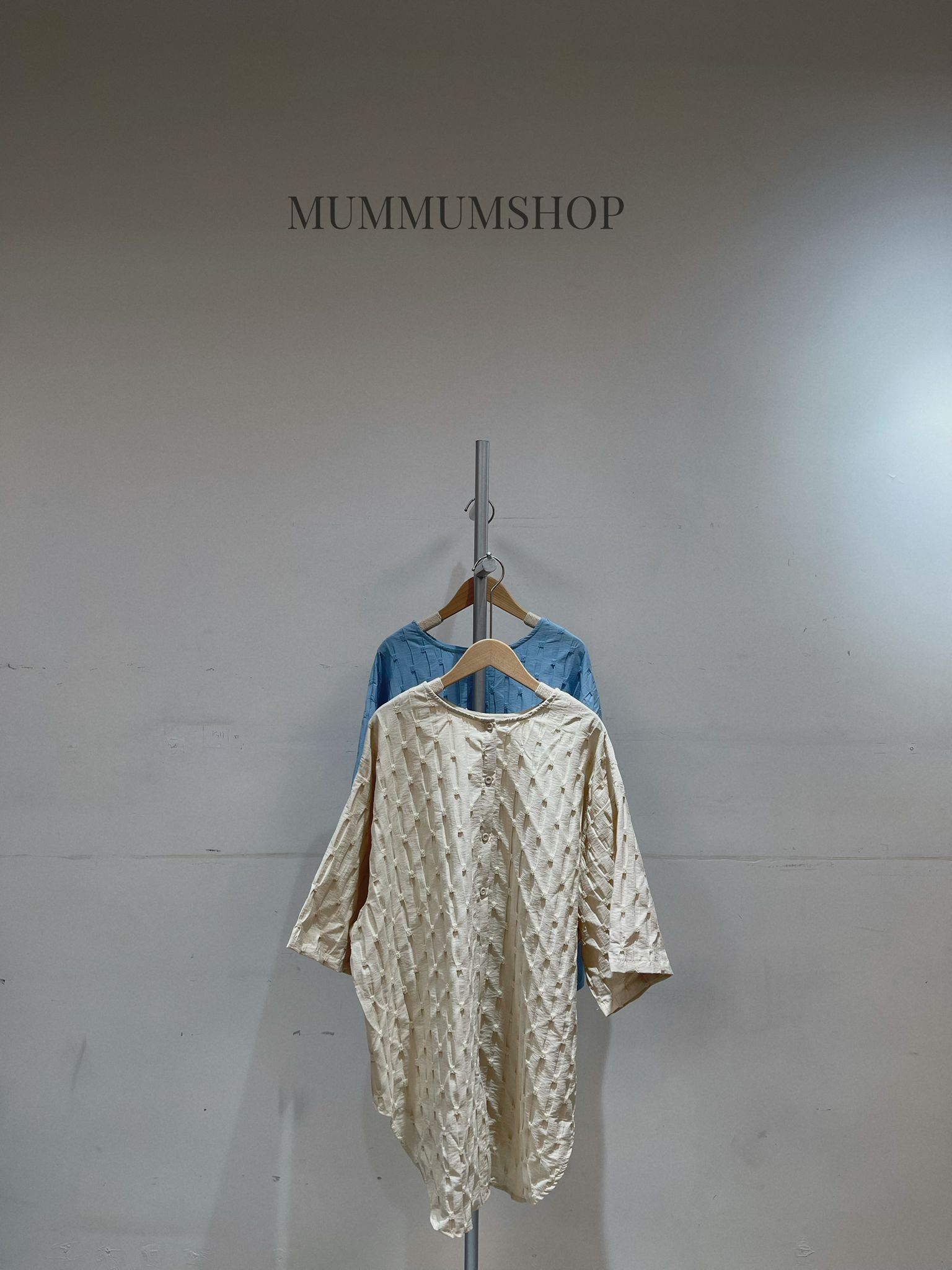 0213239a/凹凸條仔點綴上衣　58/58/34