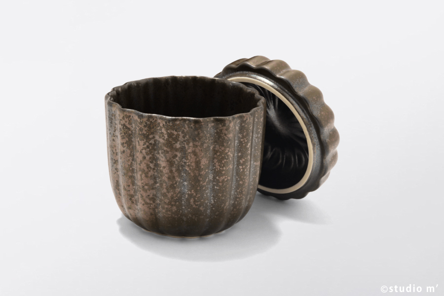 (尚未到貨)STUDIO M' - Urara 菊割蓋物 / 黑 / 附蓋