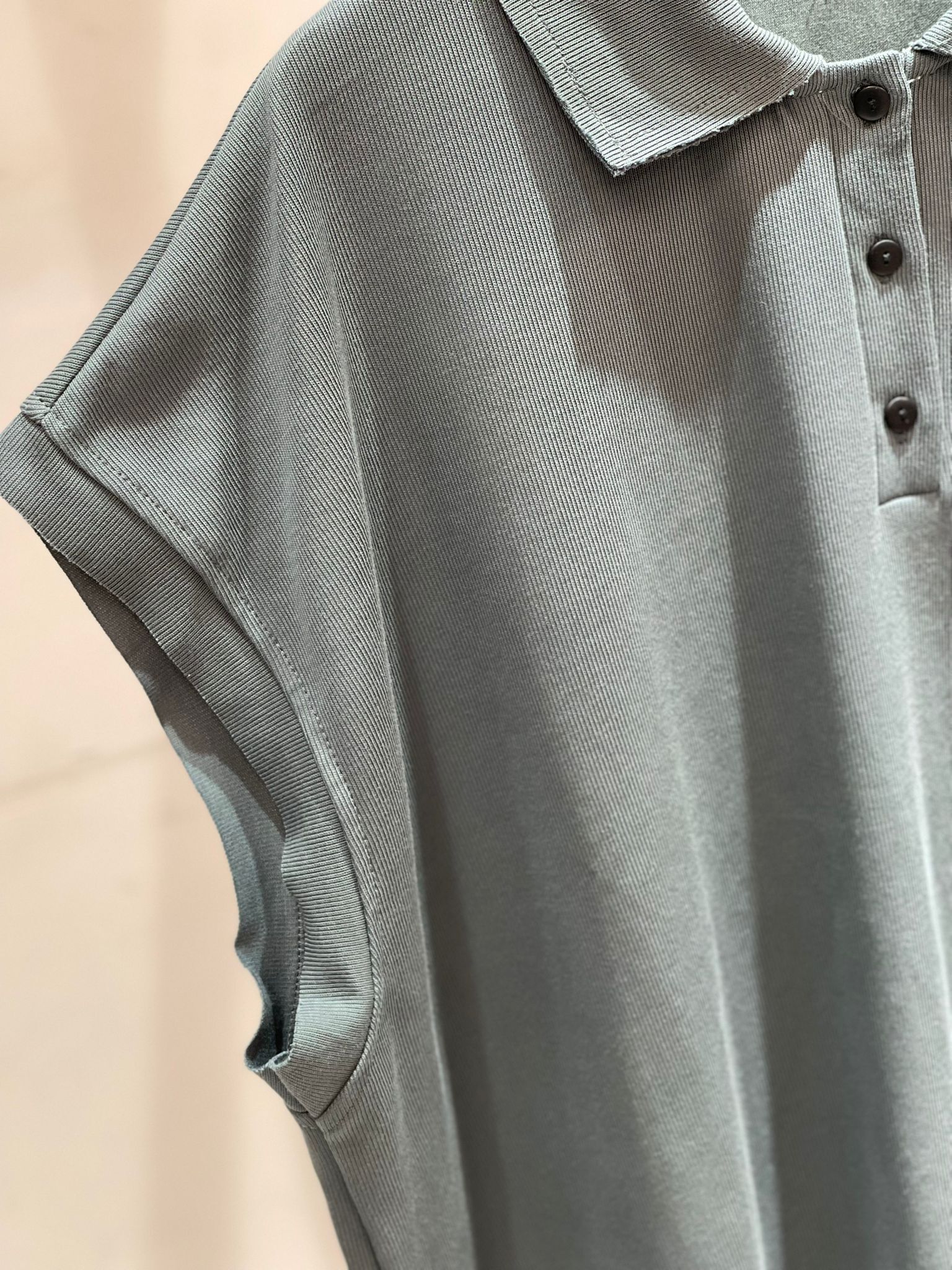 0213241a/蝴蝶袖翻領設計上衣　54/54/23