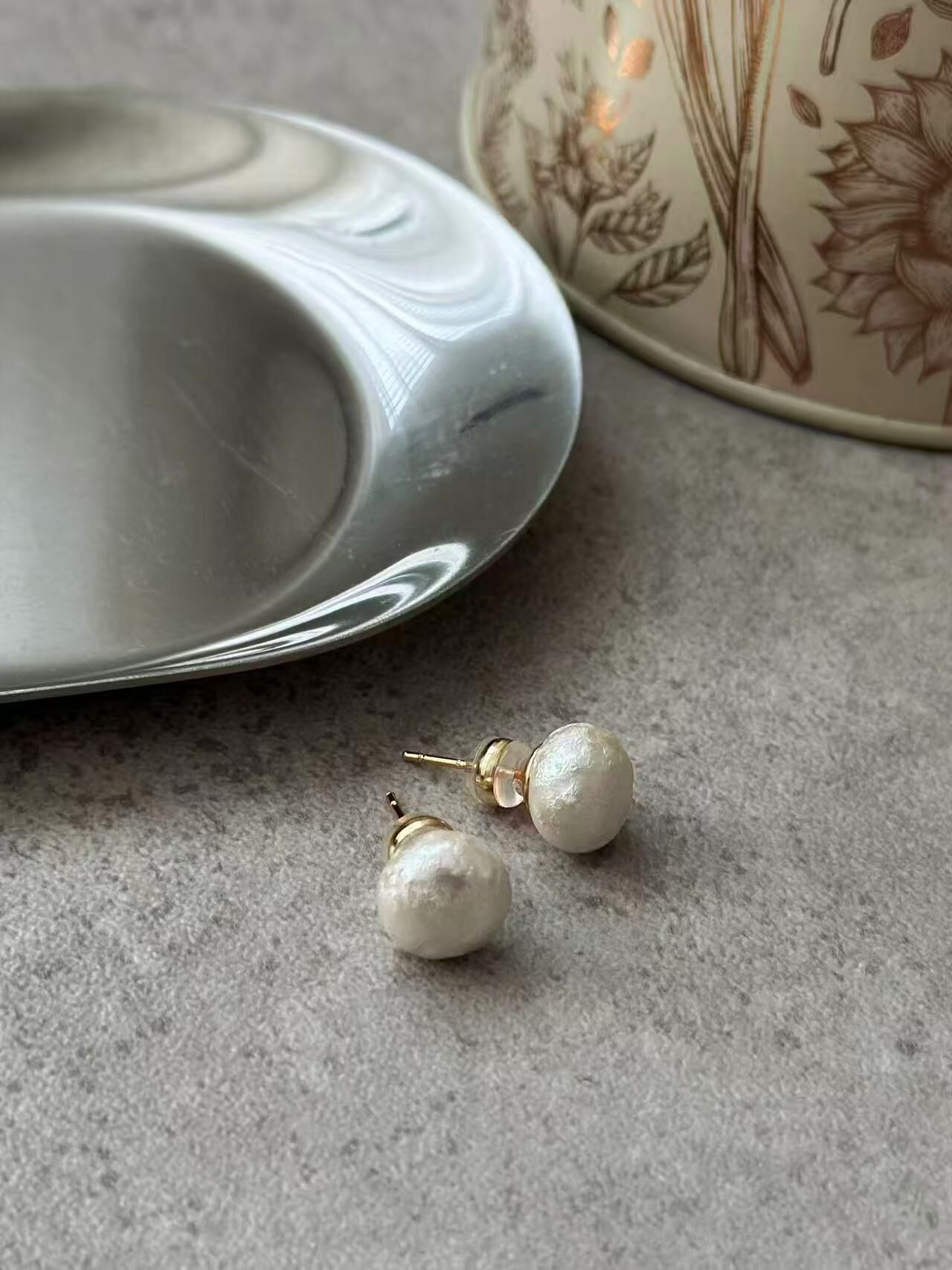 Egg Texture Stud Earring -D129