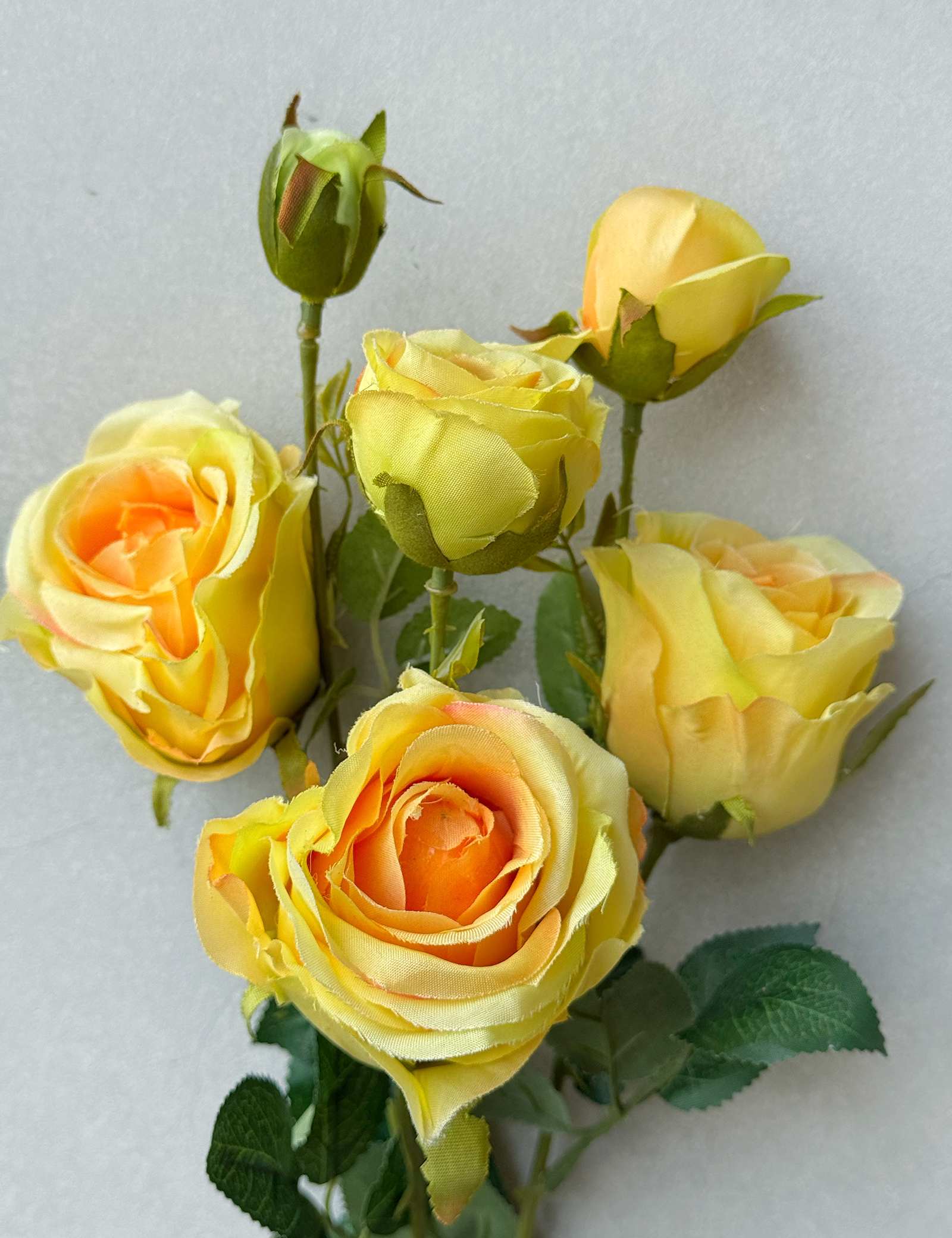 擬真奶油黃玫瑰