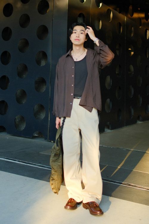 穿上流蘇樂福鞋的Allen