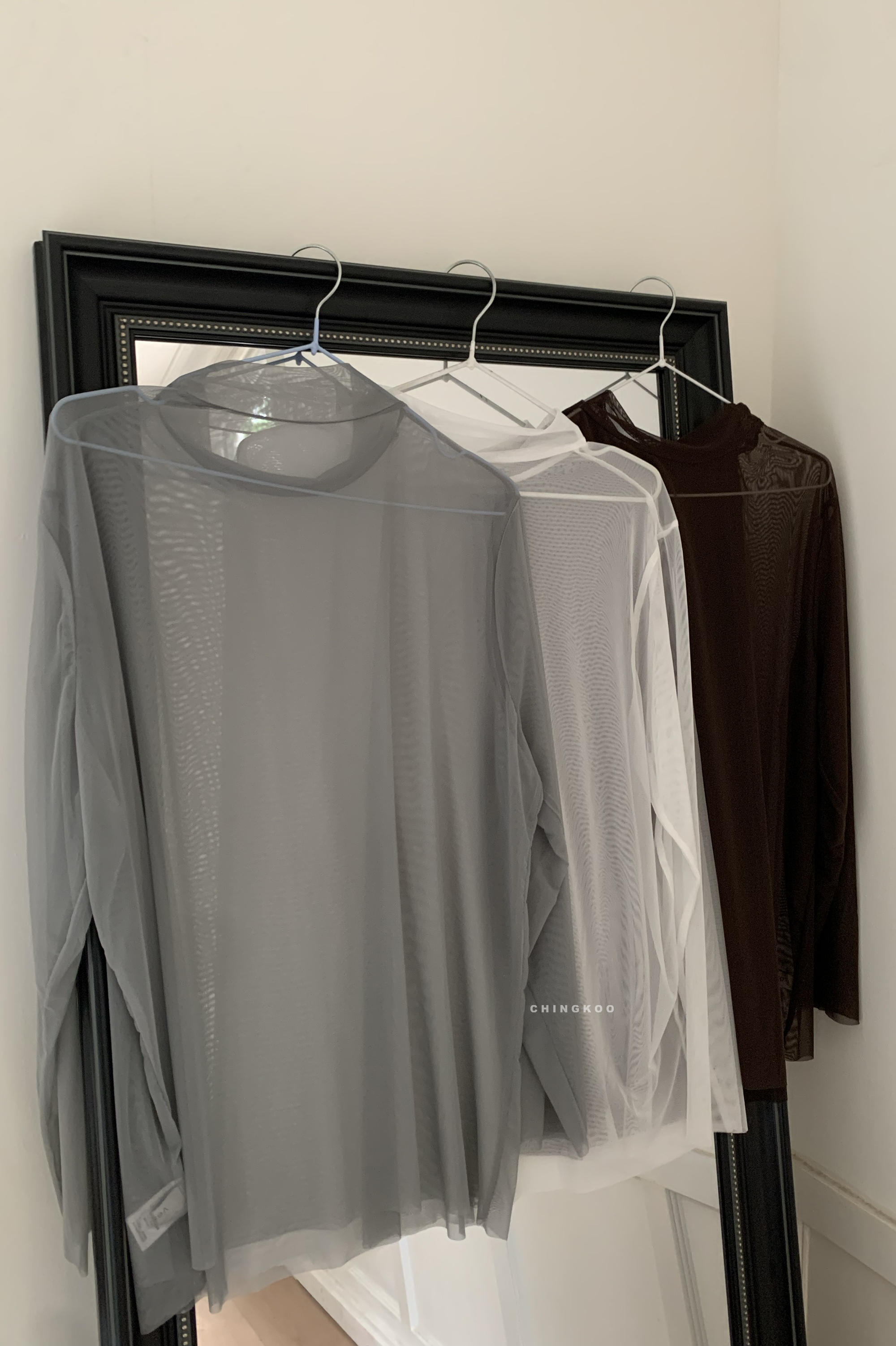 April｜素面半高領透膚內搭 3色