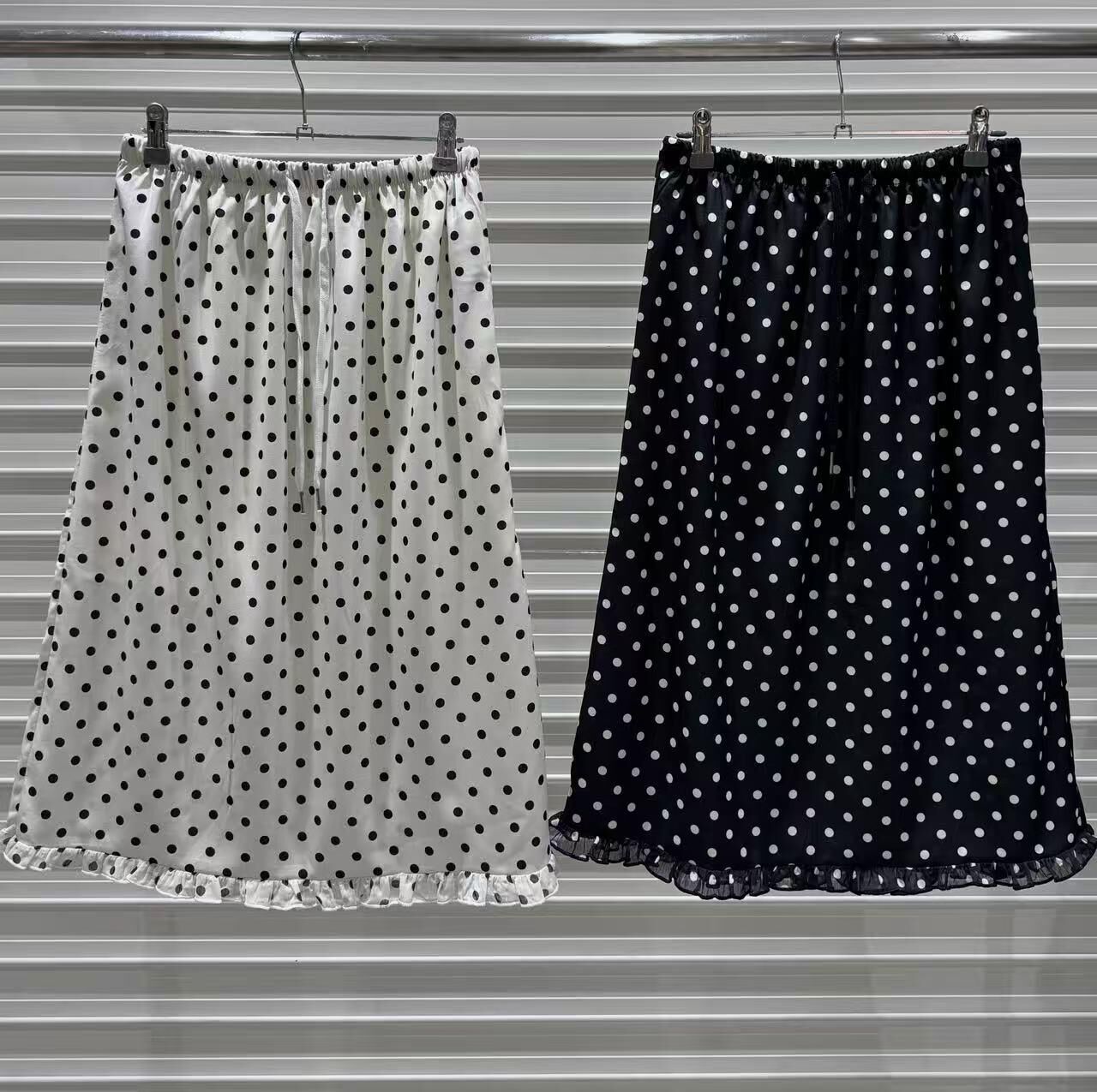 BL6033 絲質點點裙