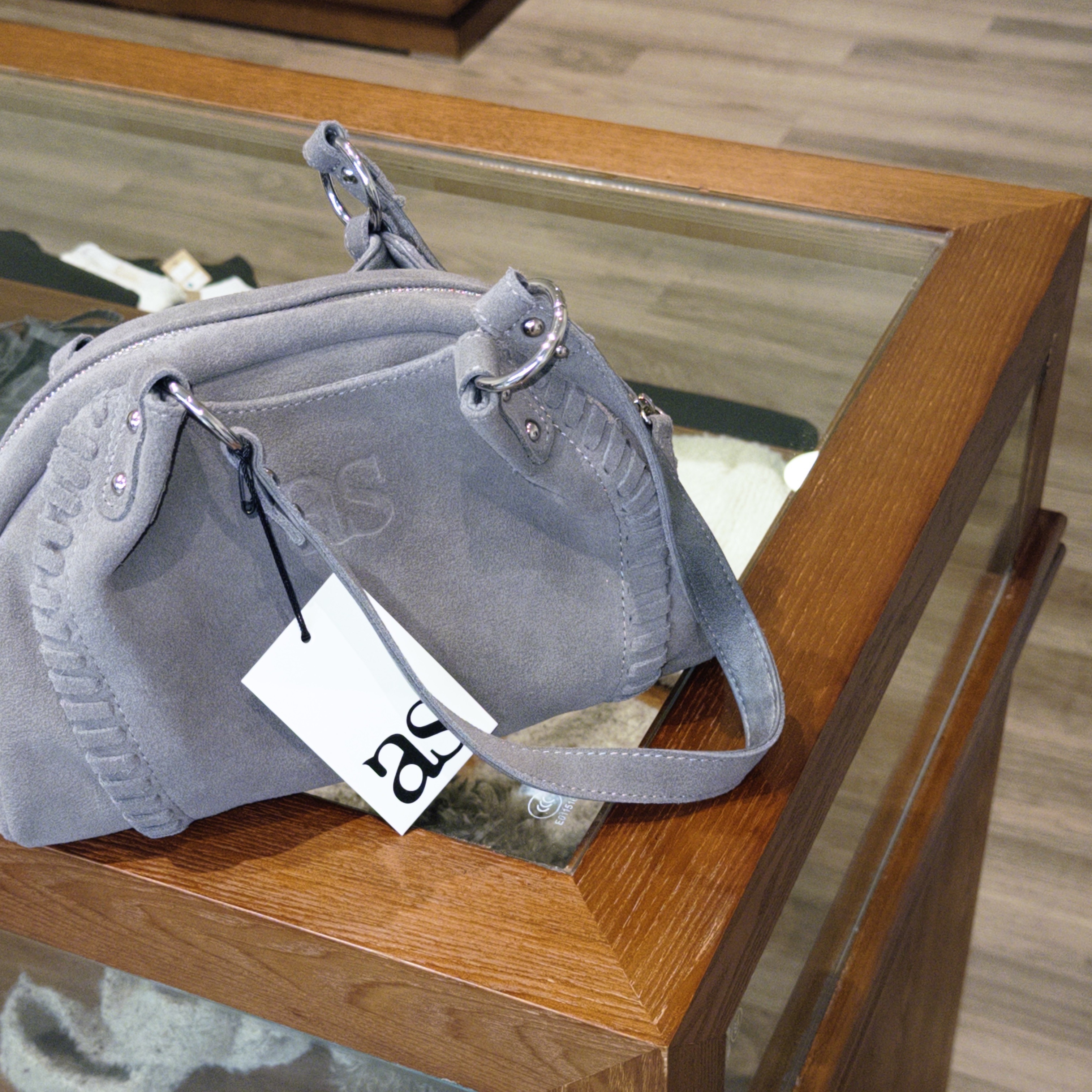 韓國as”on麂皮流浪包（as”on家全品項皆可代購）