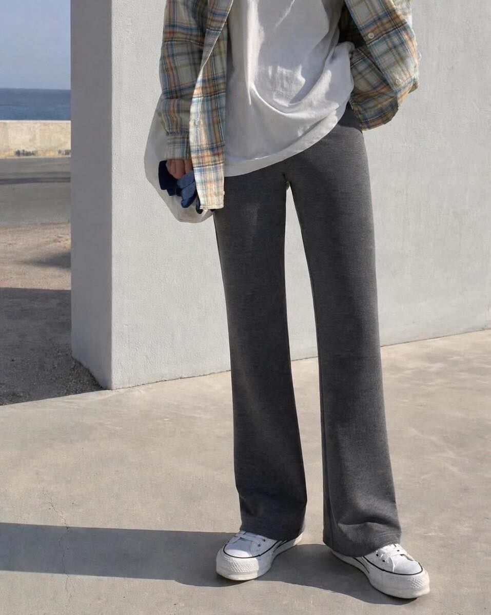 【時髦慵懶的彈性大長腿喇叭褲】（現貨）