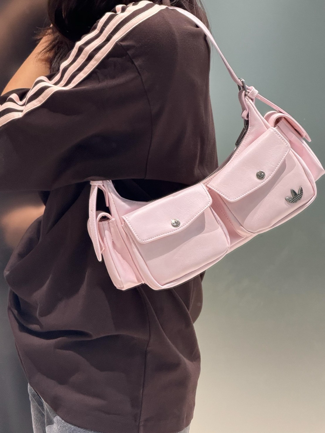 ADIDAS ORIGINALS CLASSIC SPORT 可調節背帶 櫻花粉 機車包