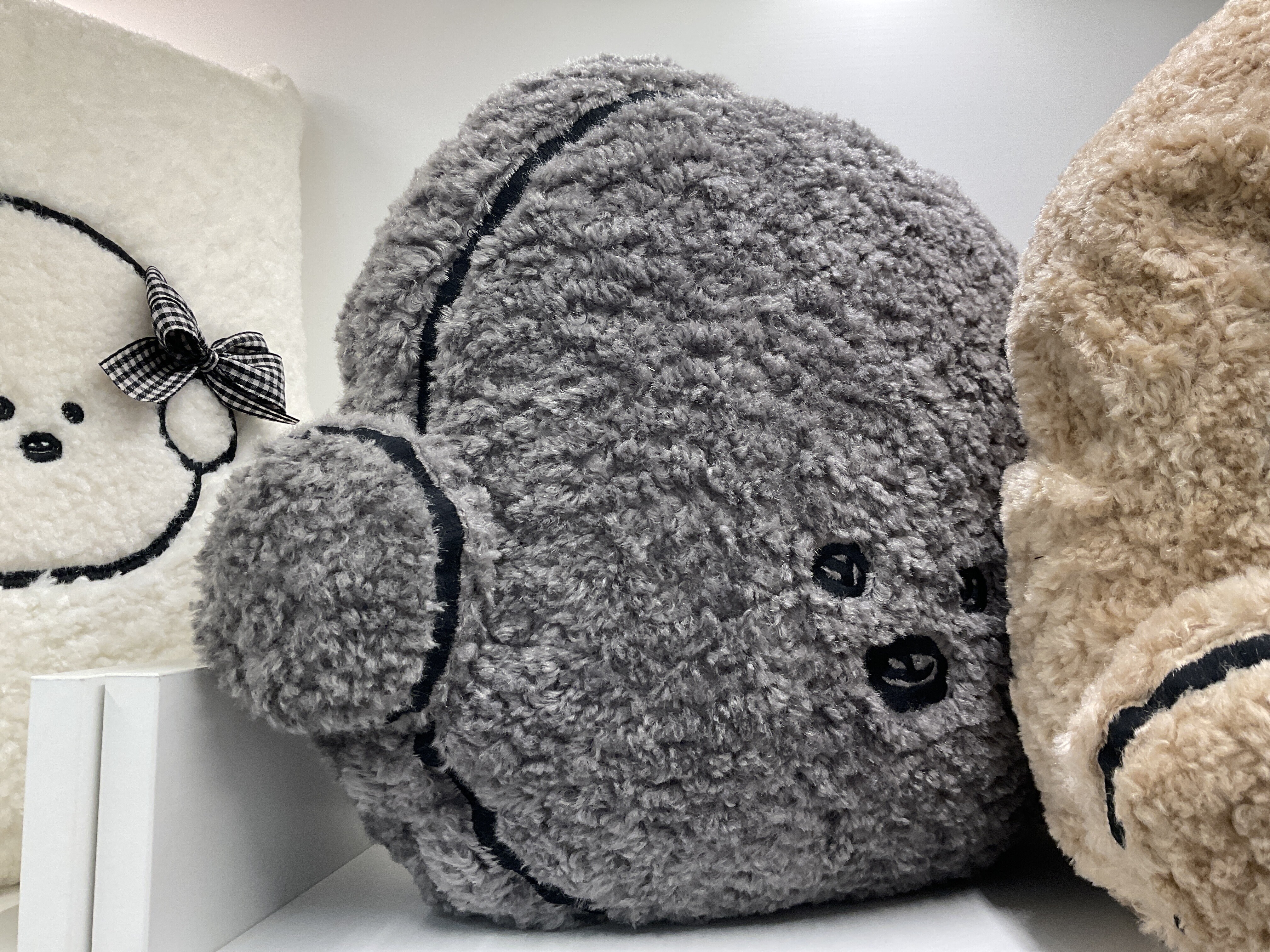 現貨-灰色比熊頭抱枕