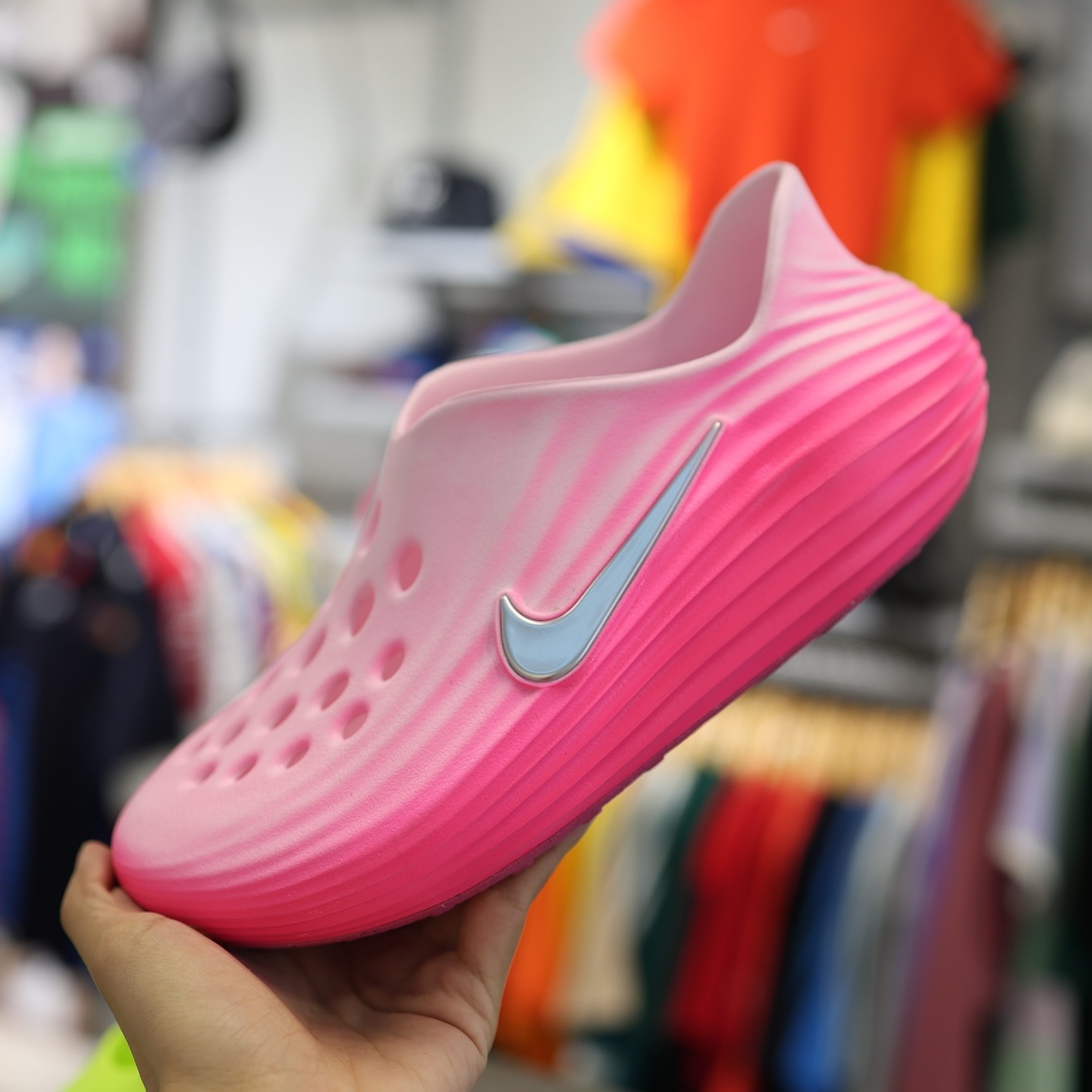 【逢甲 FUZZY】W Nike ReactX Rejuven8 防水 拖鞋 粉色 HV5062-601