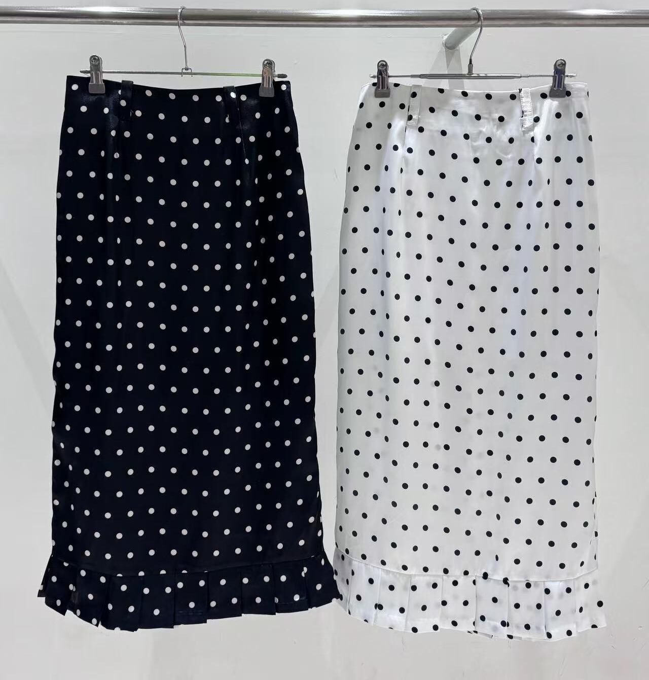 BL6043 法式波點直筒後開叉半裙