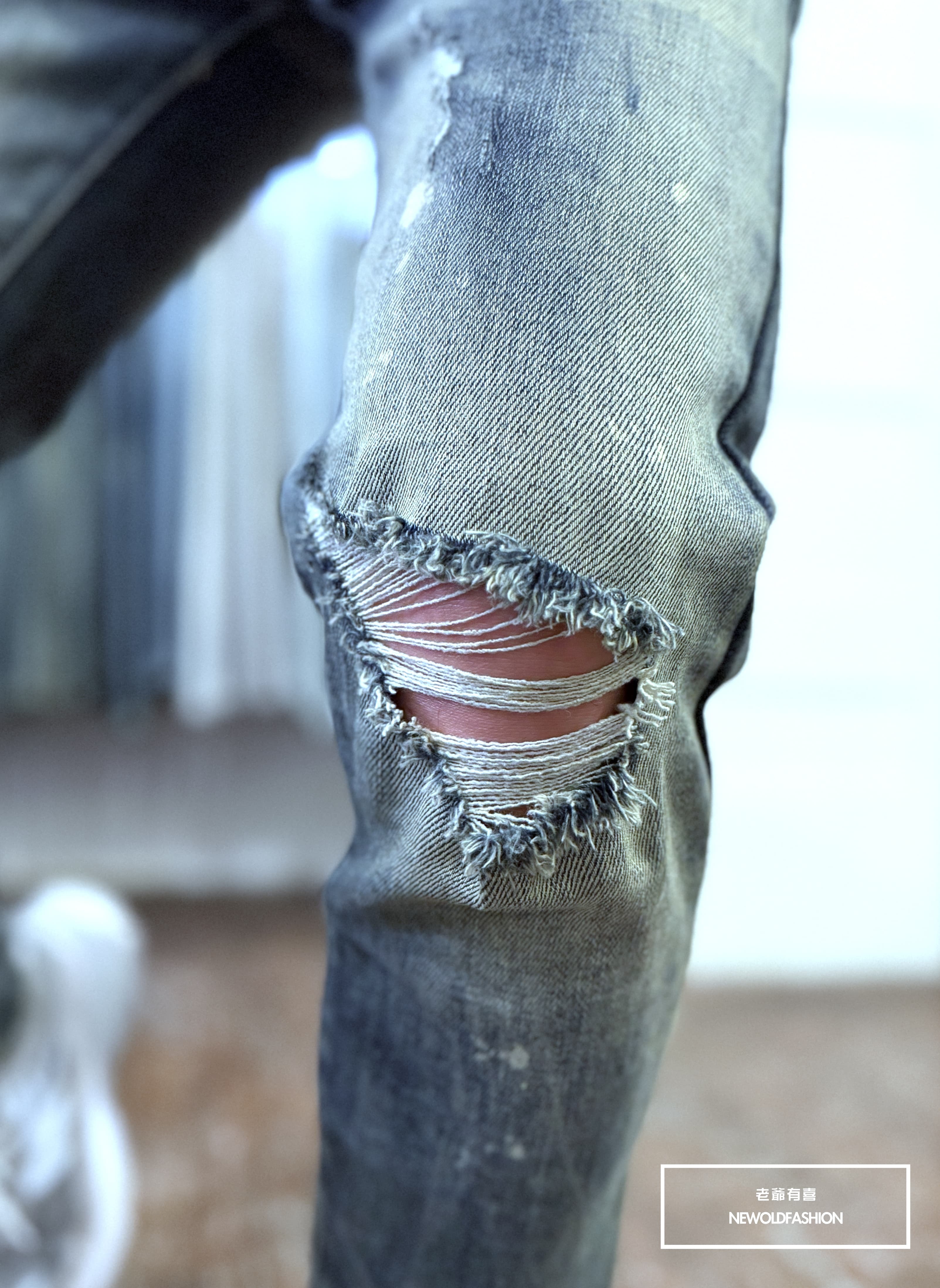 『新品上市』重磅鐵灰藍白印膝破壞小直筒褲(NOF26041026)