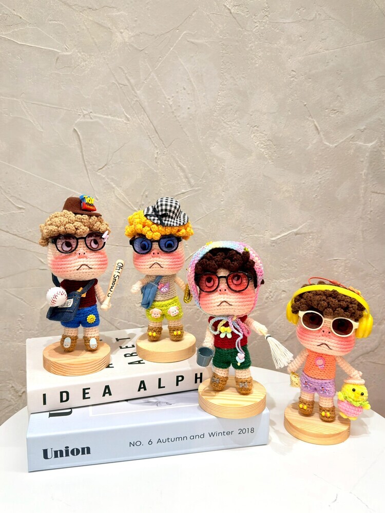 爆炸頭男孩醜娃吊飾-1號『約15-18cm』