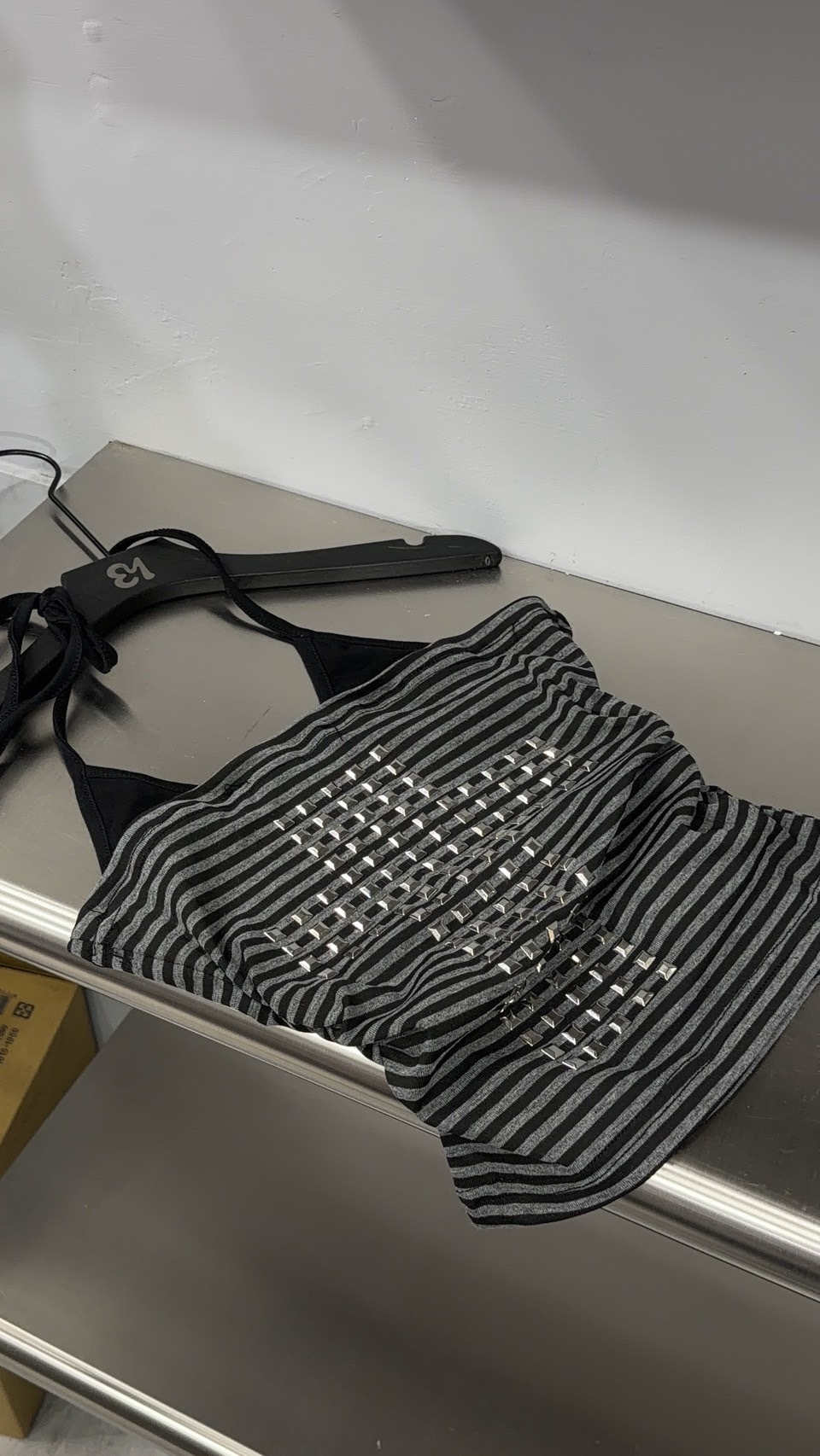 B201辣妹假兩件條紋十字架背心