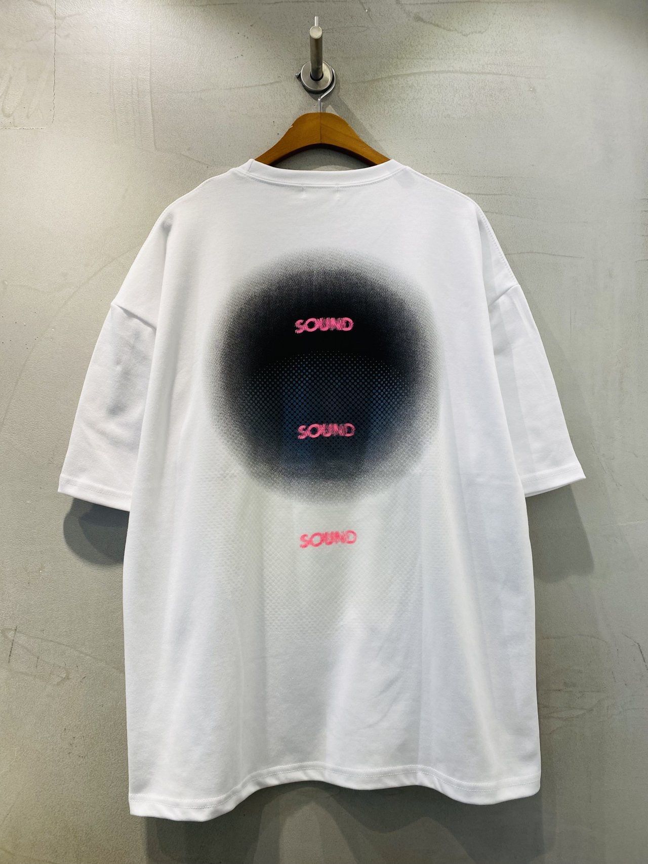 英文字圖案短袖Tee UNSTANDARD-146T