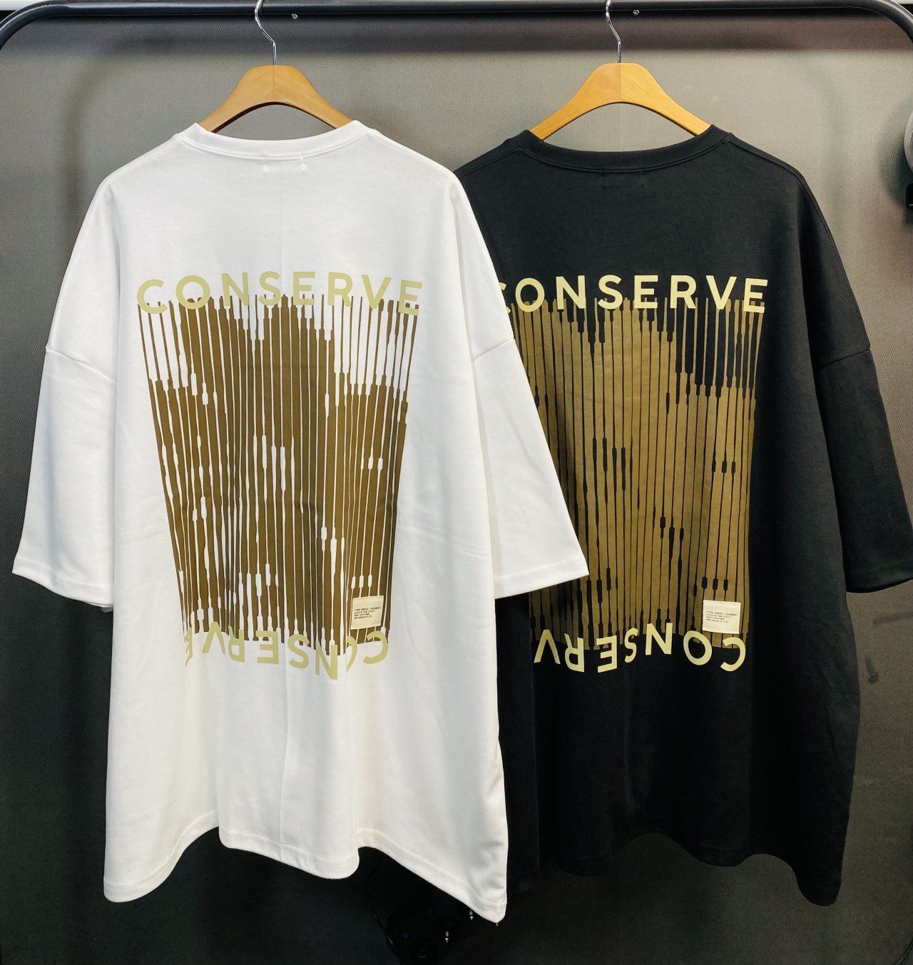 英文字圖案短袖Tee UNSTANDARD-148T