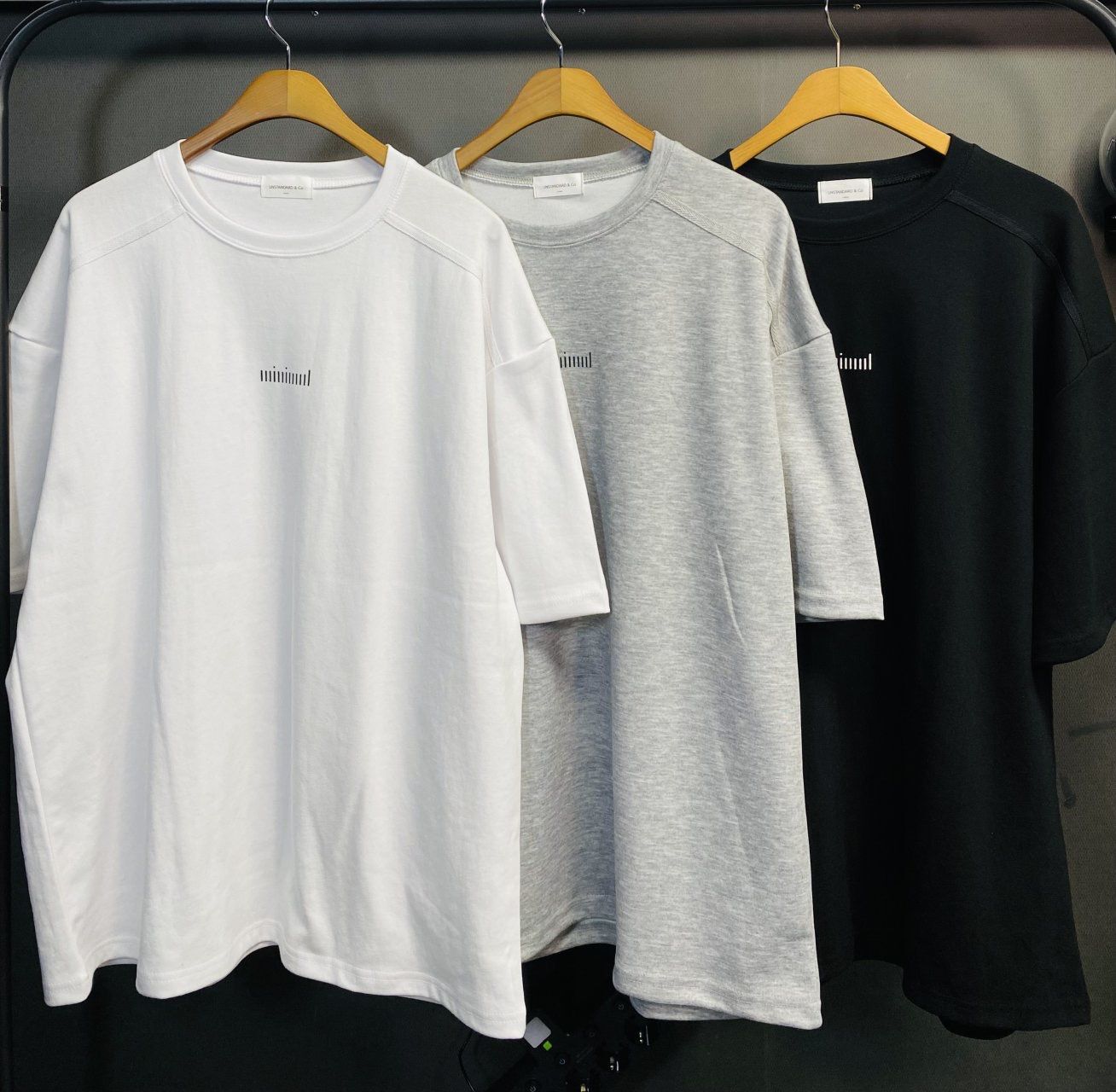 英文字圖案短袖Tee UNSTANDARD-149T