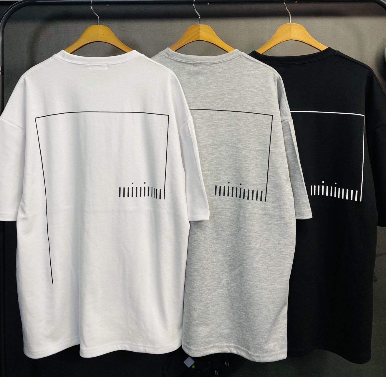 英文字圖案短袖Tee UNSTANDARD-149T