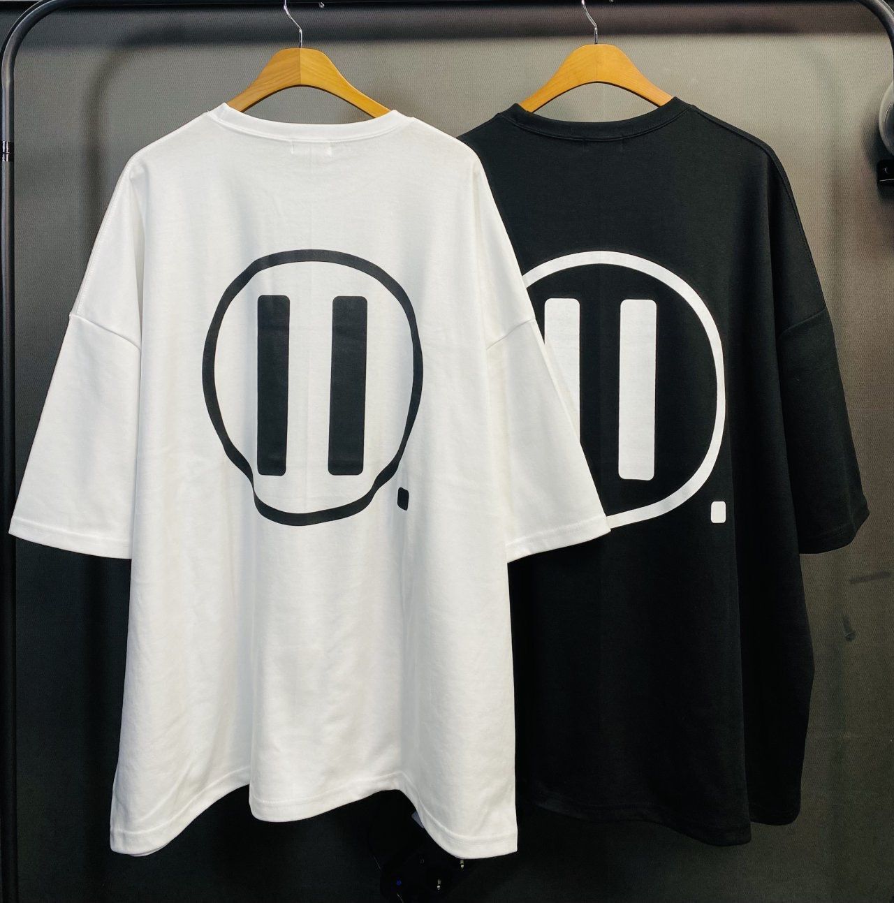 英文字圖案短袖Tee UNSTANDARD-152T