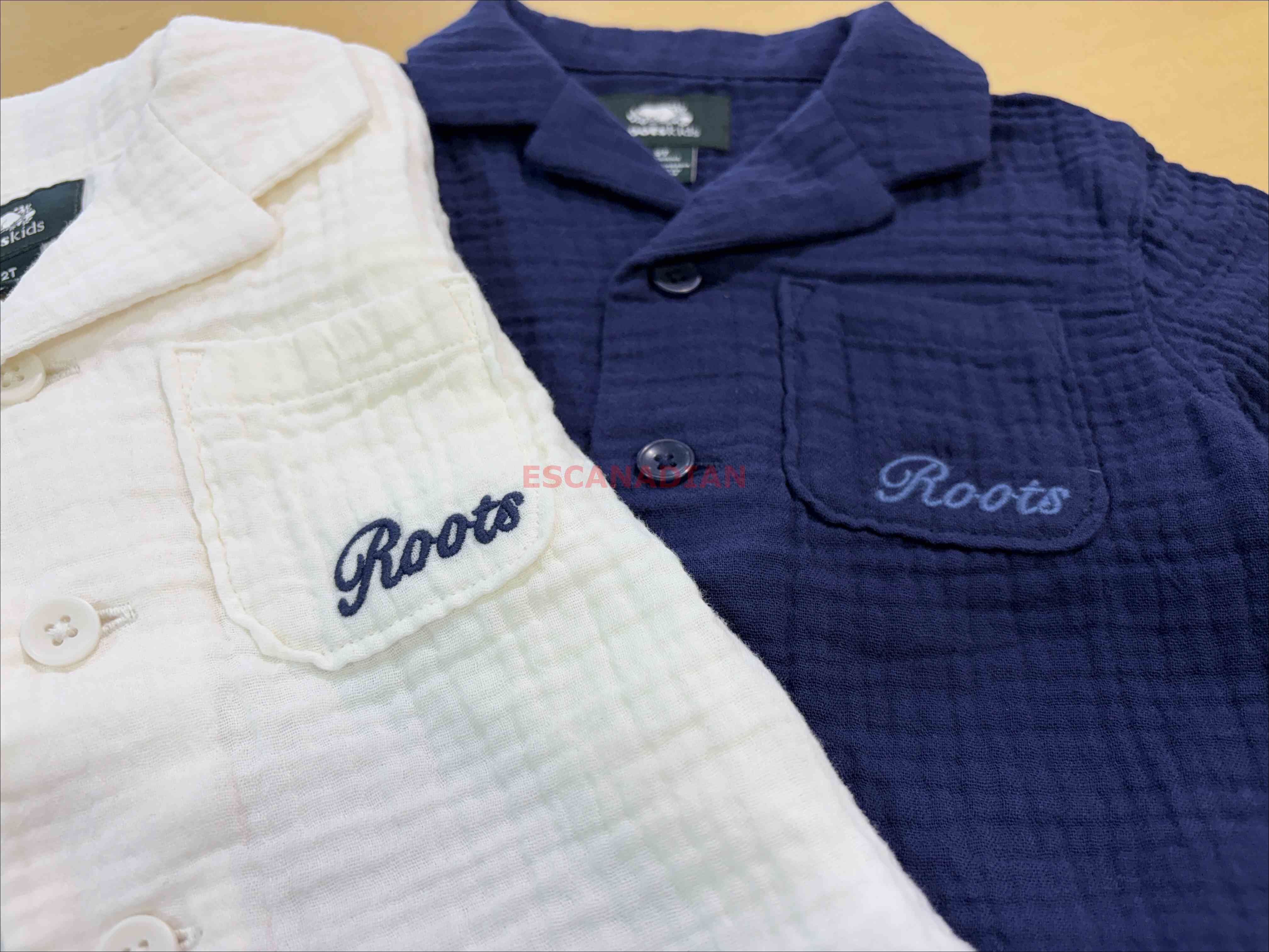 ROOTS 小男童/Baby 刺繡字樣 細緻棉麻材質 短袖 襯衫 (2色)