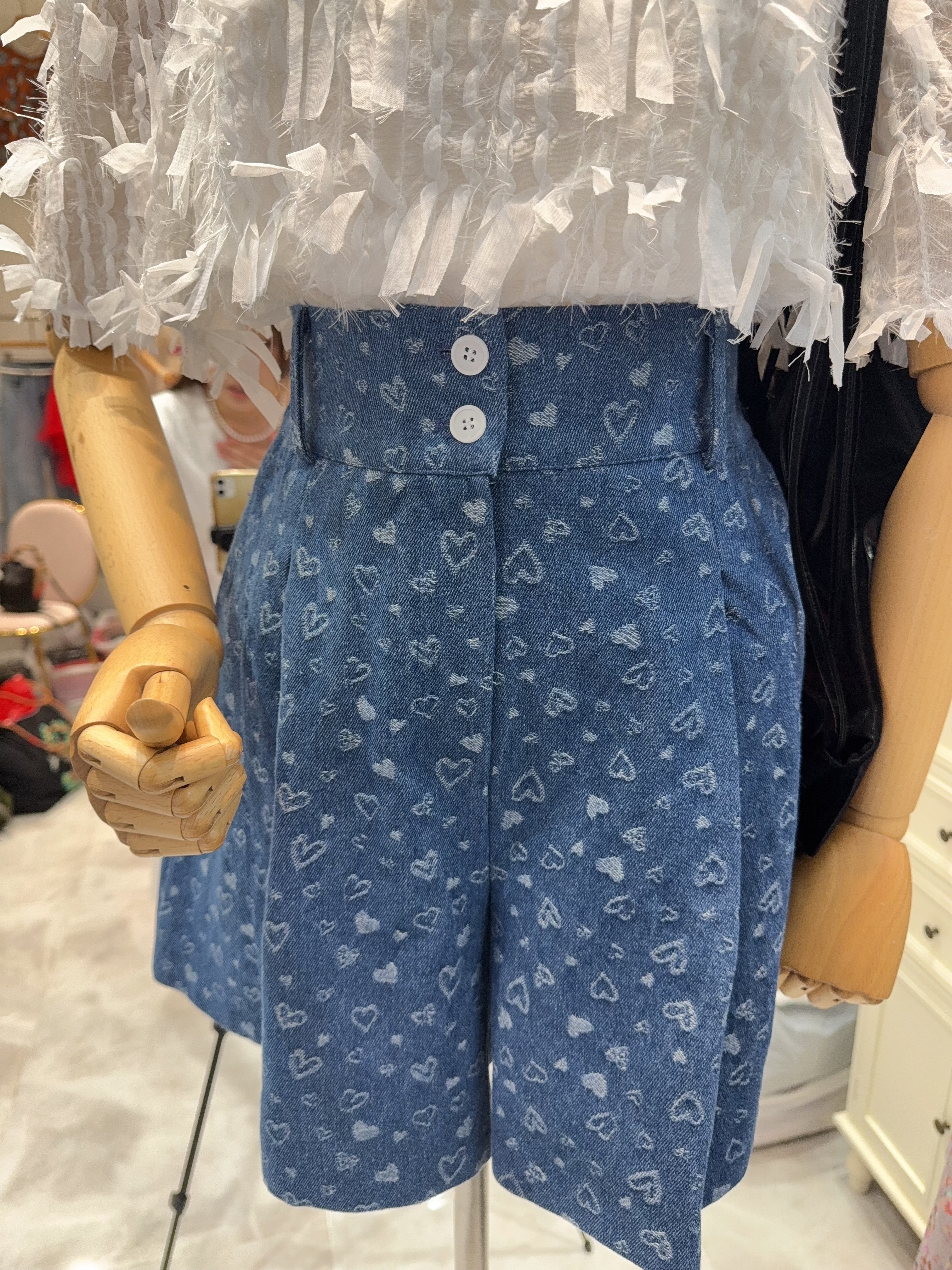 SC29   心心牛仔褲 腰26-34 HIP44 長16.5 $479 (一口價)