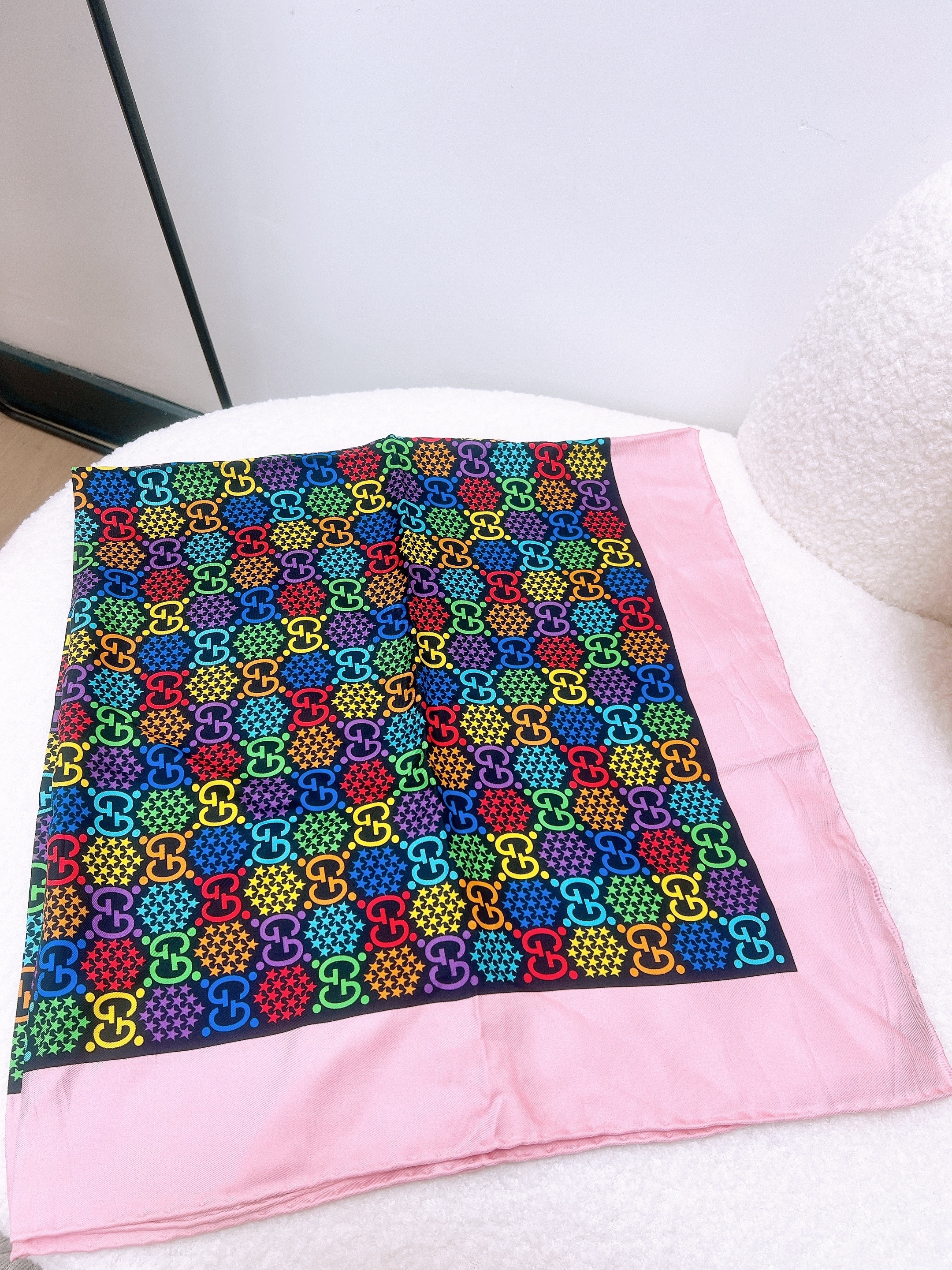 *Unused* Gucci scarf 90x90cm (multicolor)