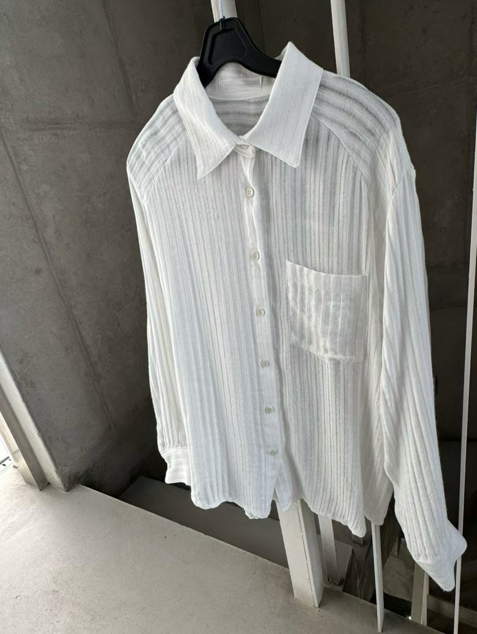 A03-Oversized透感白條紋綁帶襯衫