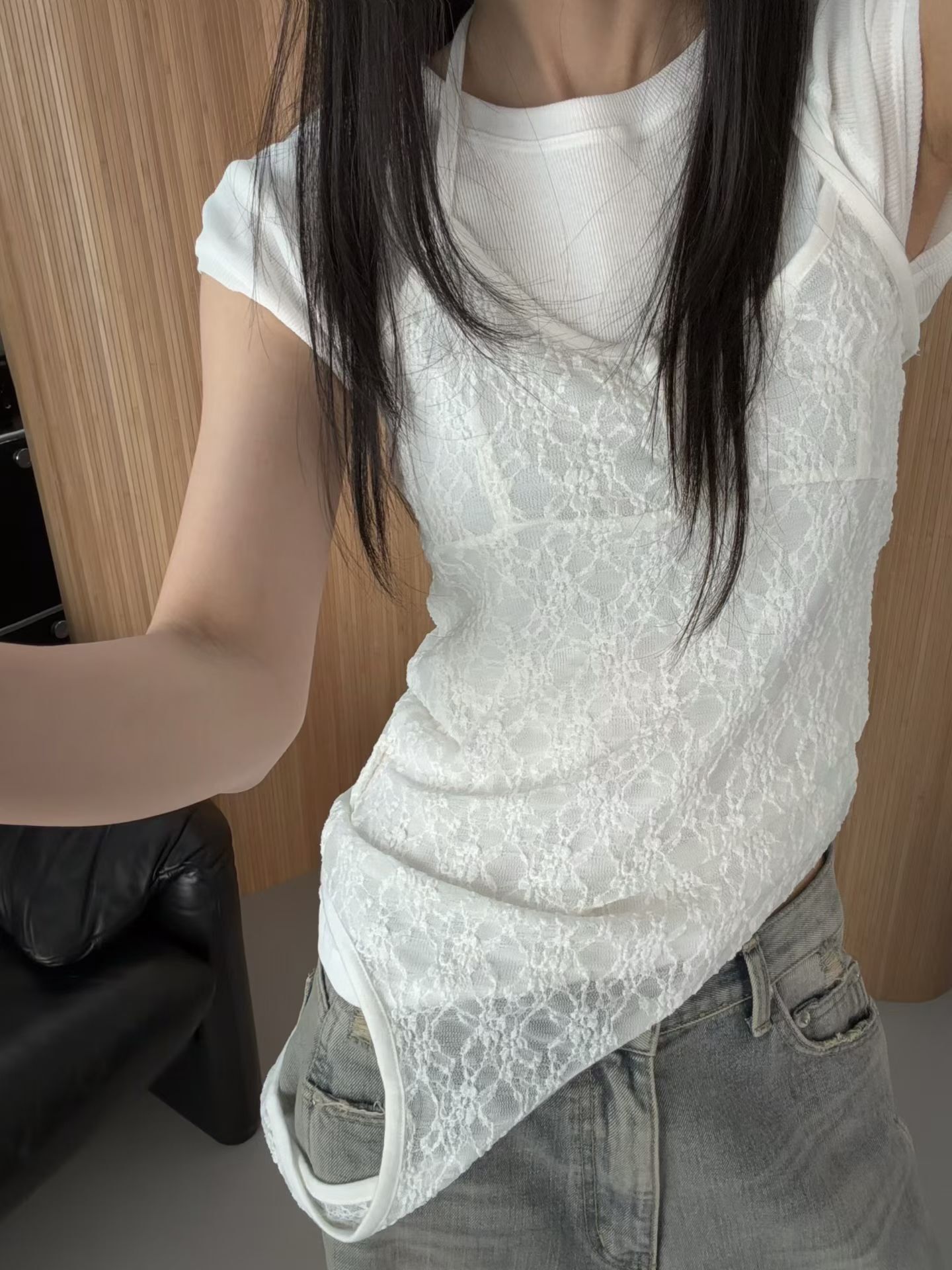 A05蕾絲繞脖造型背心(黑/白)