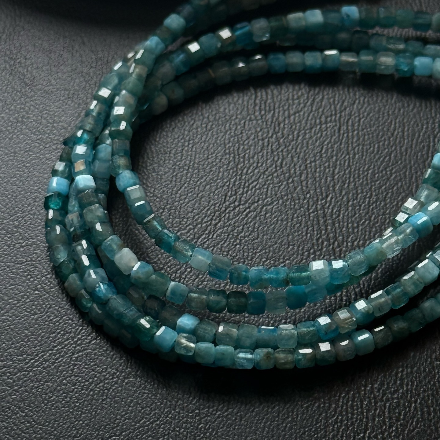 [原石] 藍磷灰石 細手鏈 水晶手鏈