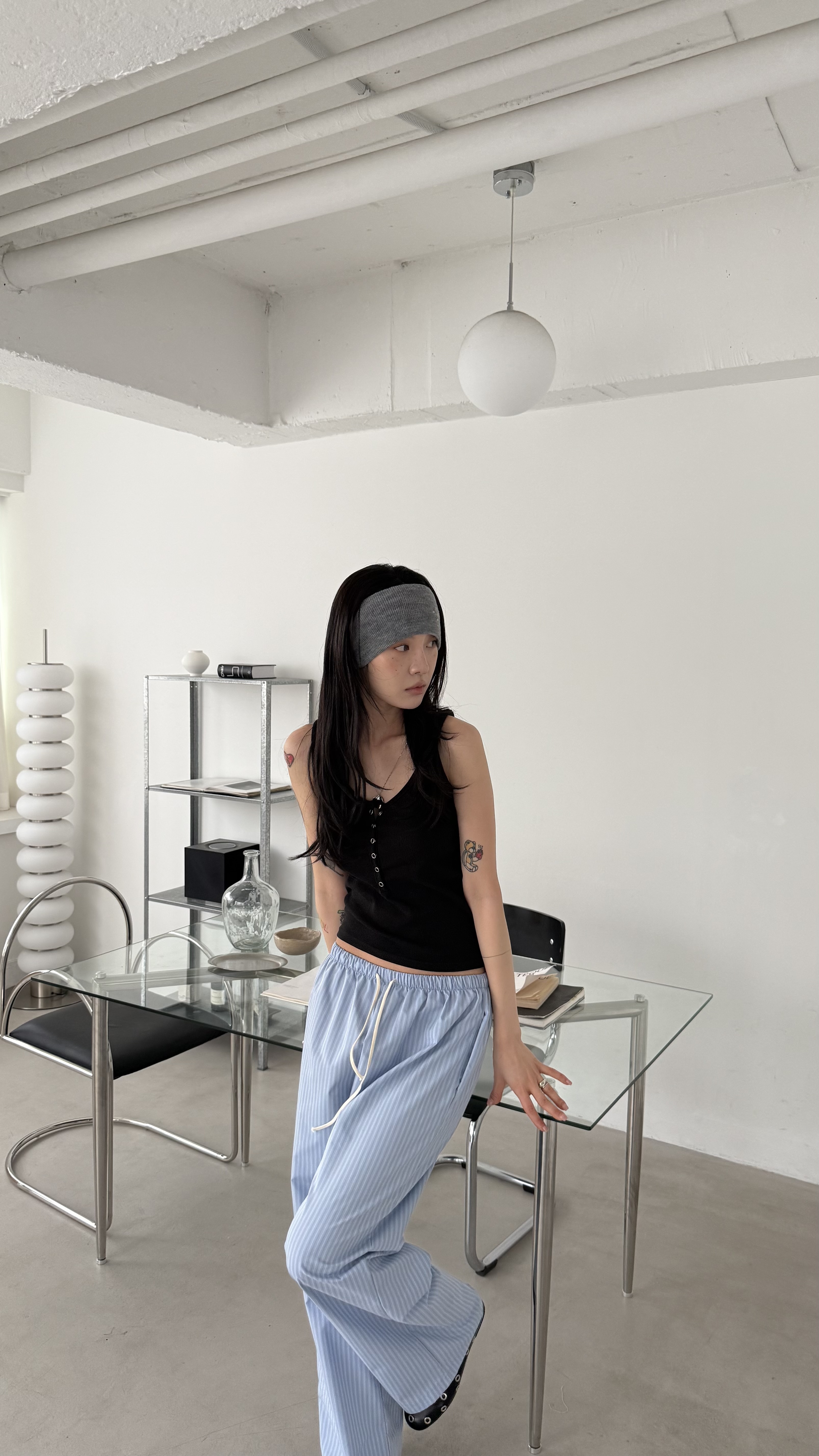 經典自留款！銀色排釦背心(黑/白/灰)