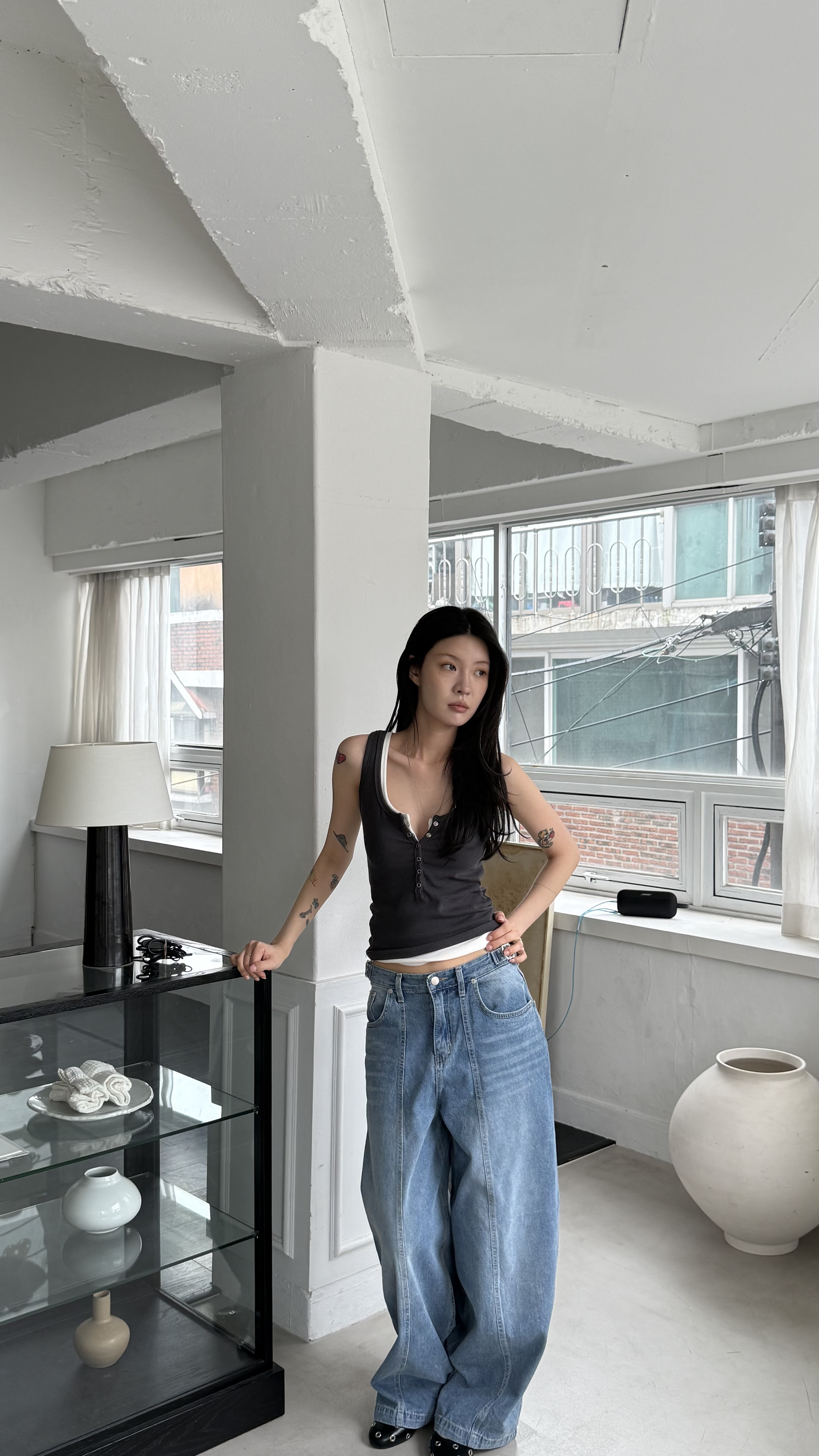 經典自留款！銀色排釦背心(黑/白/灰)