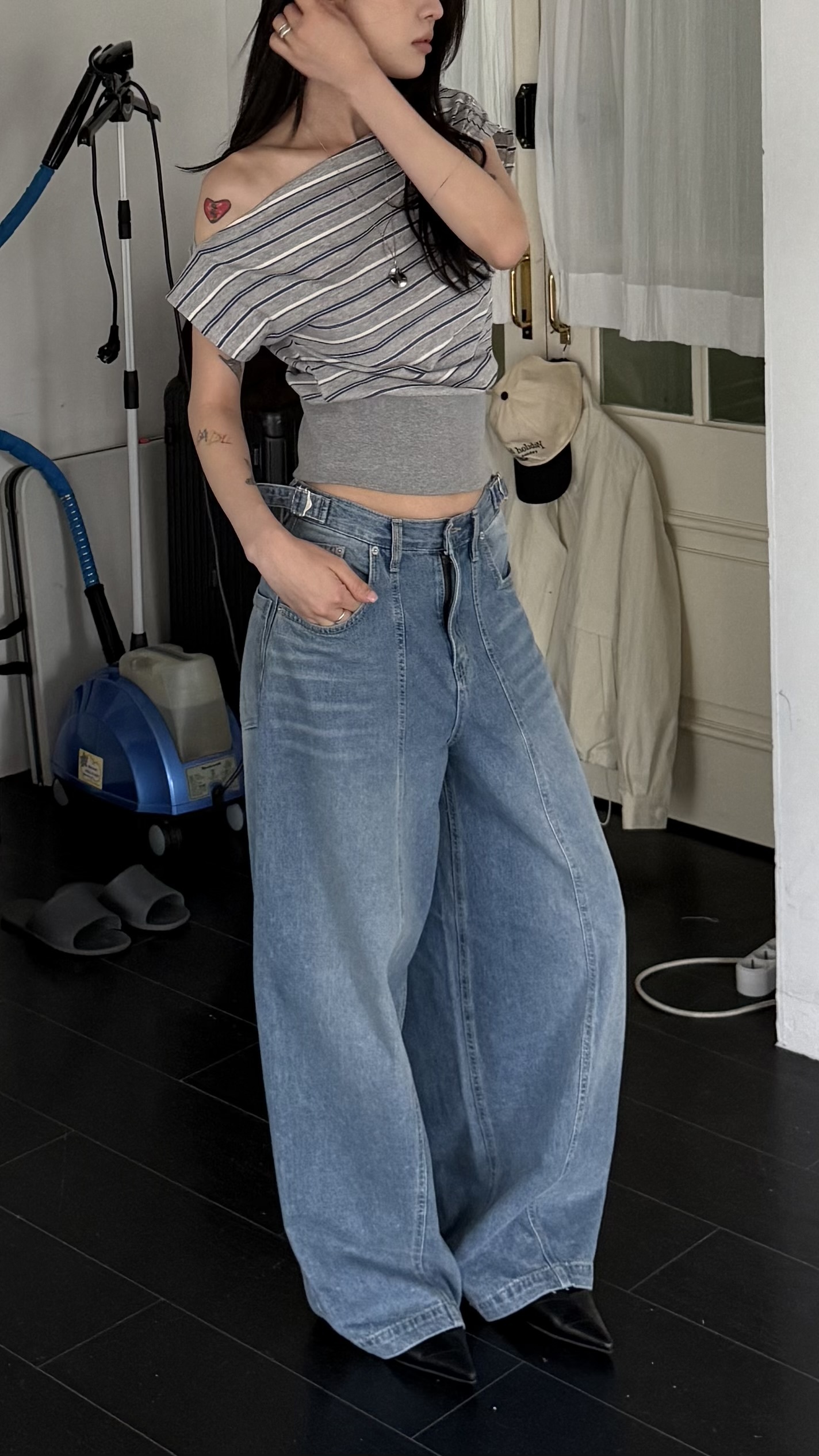 率性車線腰頭雙環薄款牛仔褲