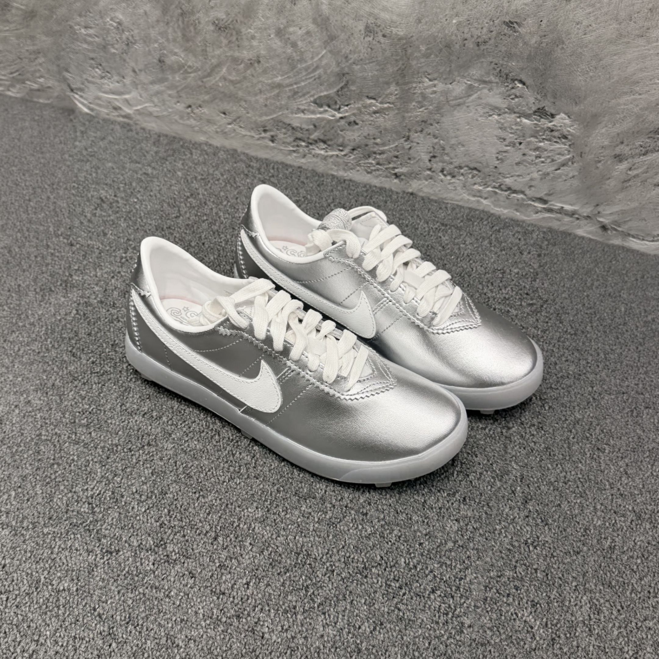 NICEDAY 代購 Nike Astro Grabber Leather 復古 金屬銀 IR7601-010