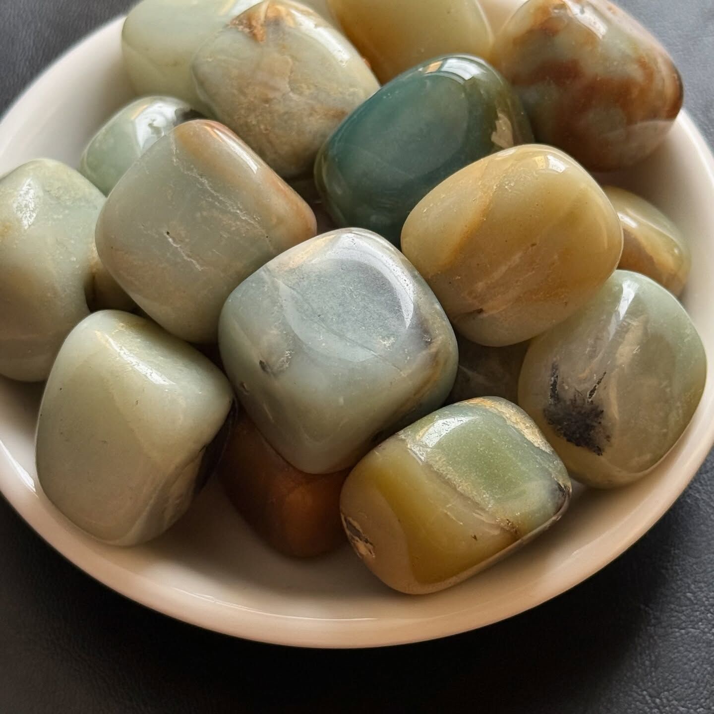 [原石] 加勒比方解石 水晶滾石