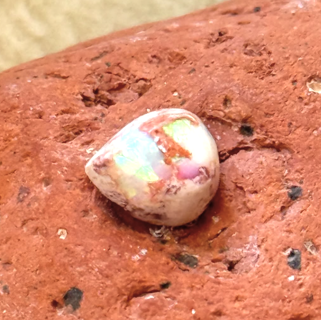 [原石] 墨西哥火蛋白石