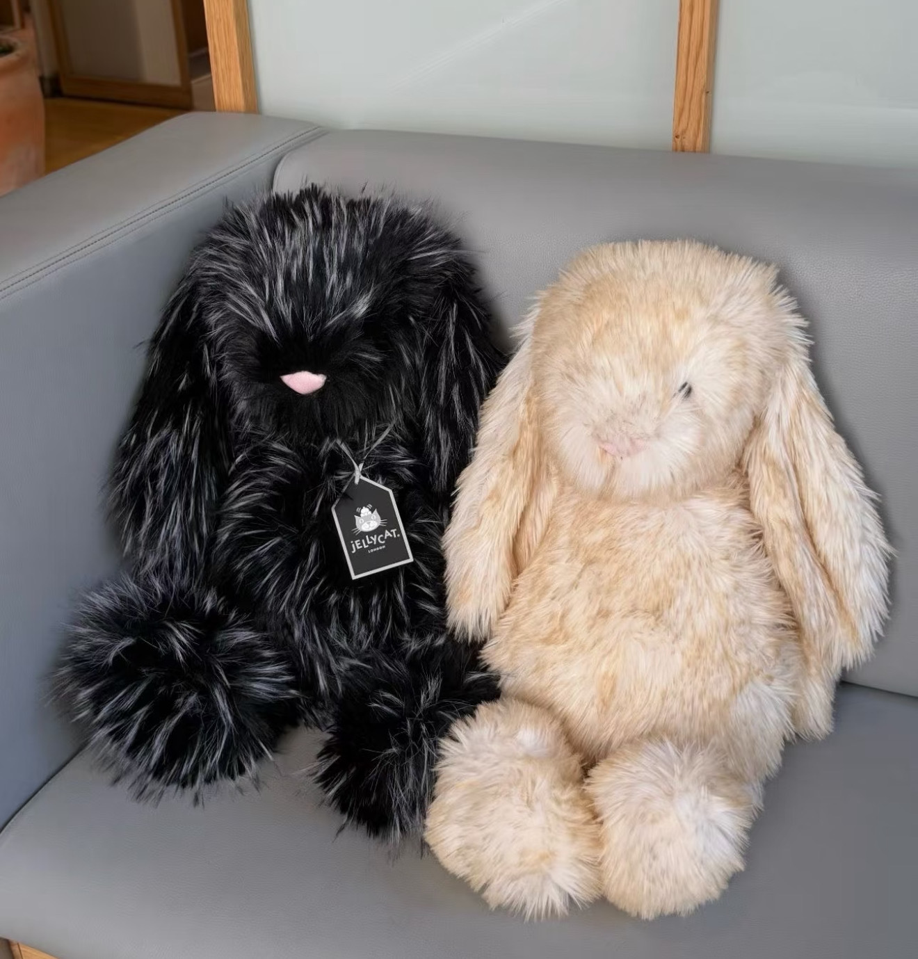 【Luxury】 Jellycat x Selfridges英國聯名發售 黑色潦草兔 黑標 黑毛娃娃 米色 限量新款