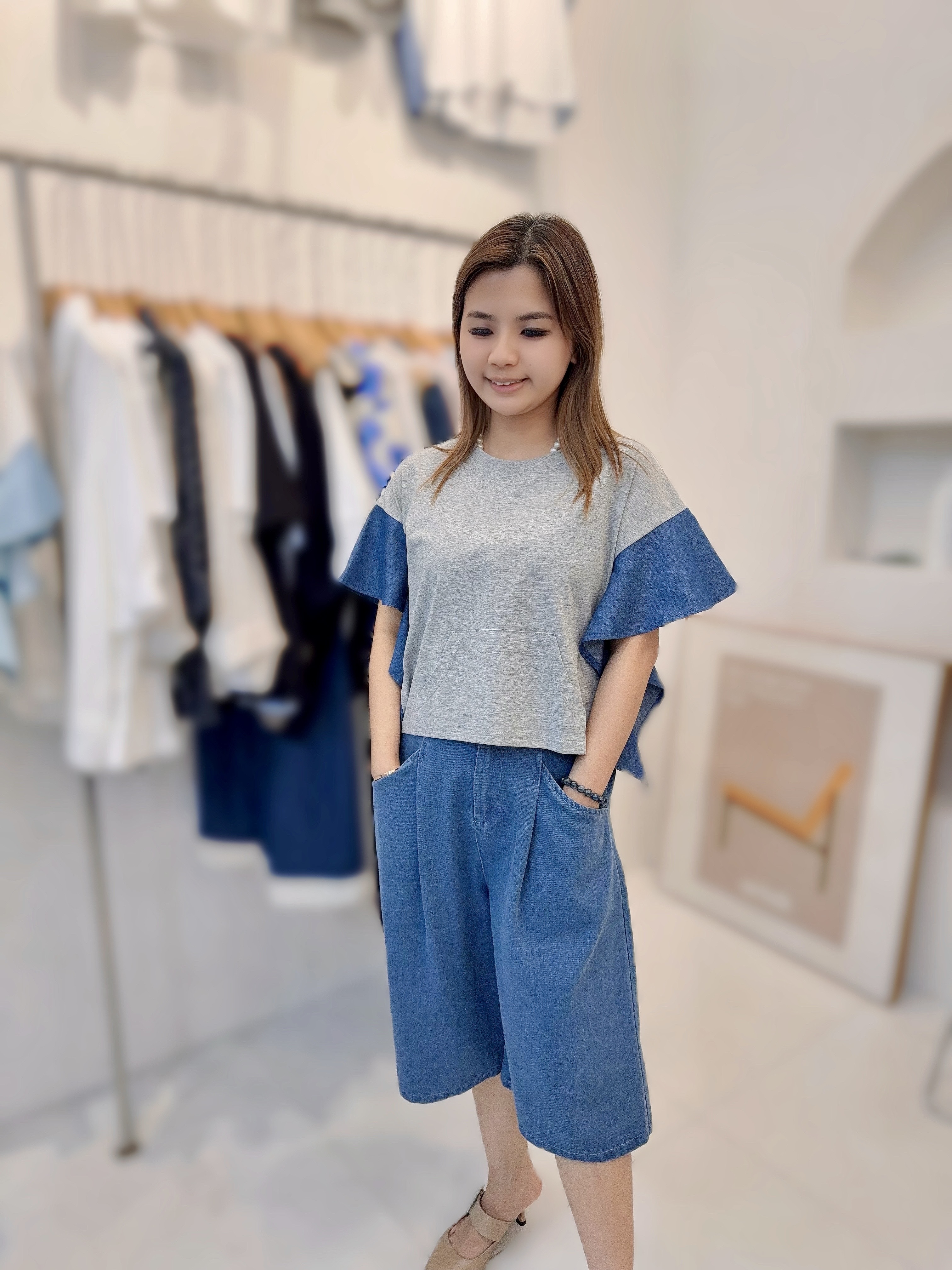 BM04 胸42 長18 $389 (一口價)