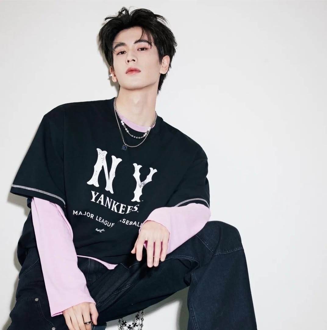 【Luxury】MLB 男女同款 張凌赫同款 短袖 T恤 紐約洋基隊 BASIC COOPERS LOGO MEGA OVER FIT T-SHRTS NEW YORK YANKEES