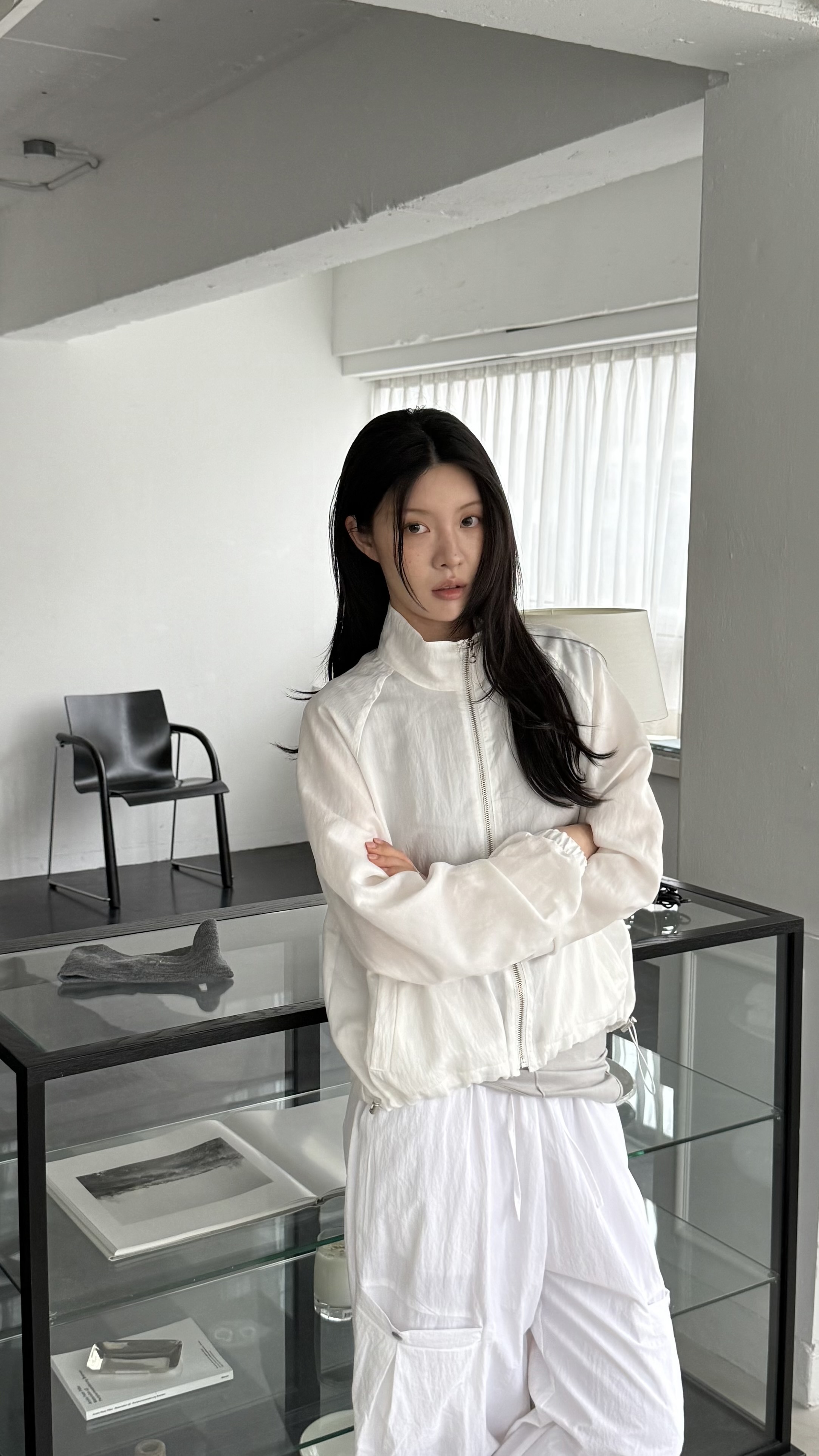 親膚涼感立領拉鍊外套(白）