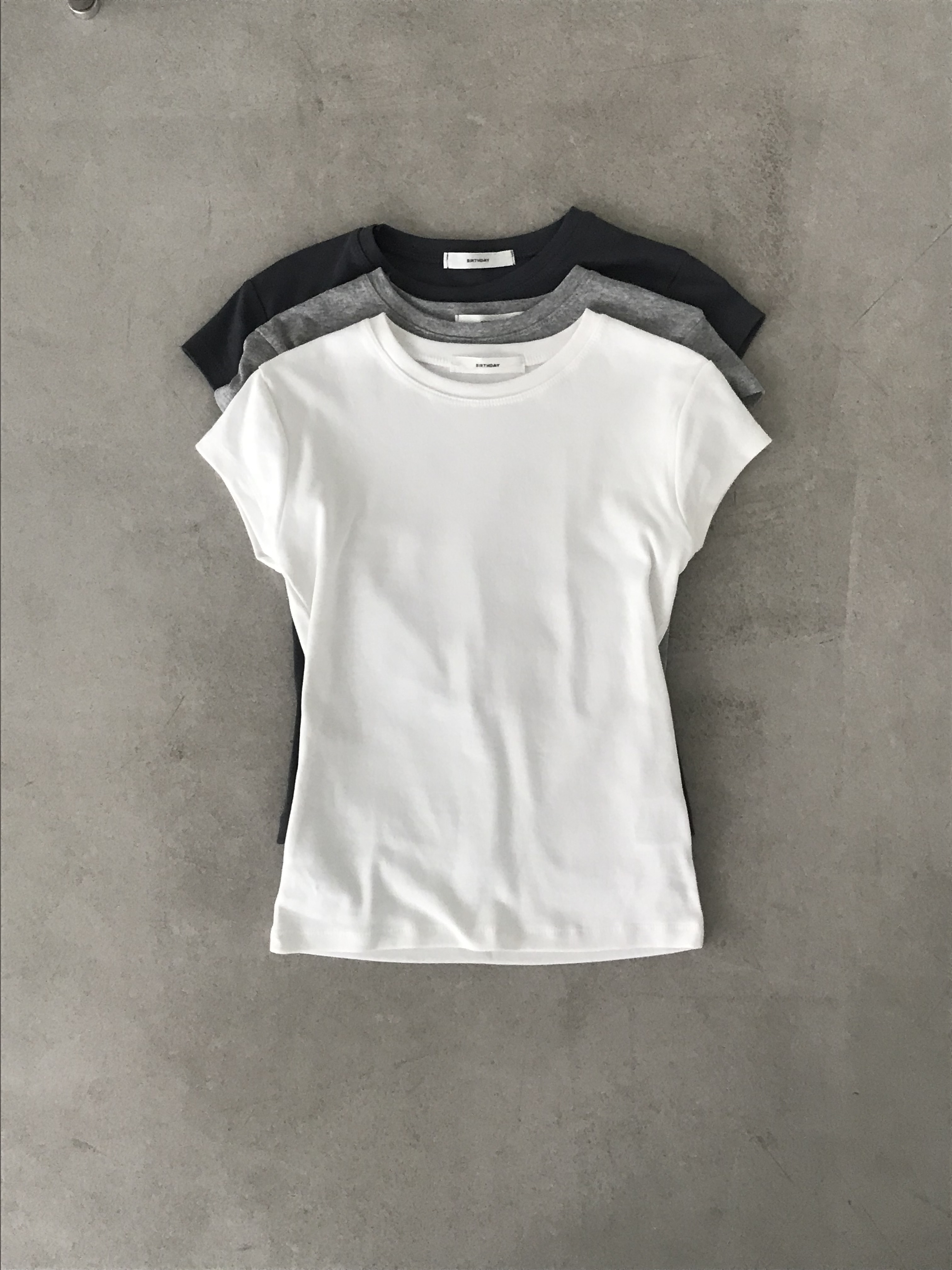 兩件以上85折優惠！Lizzi棉質tee(4色)