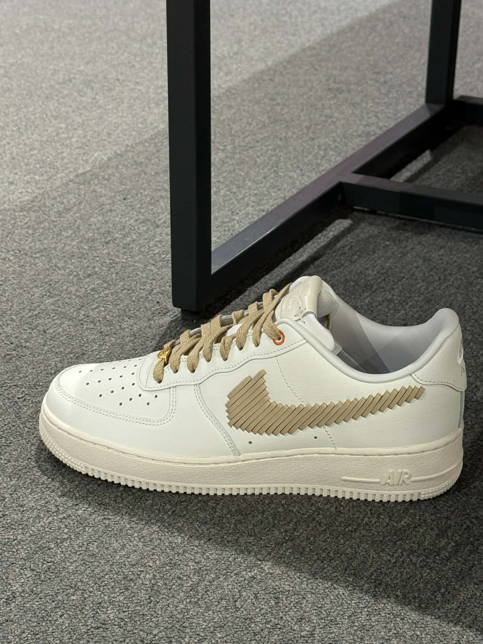 Nike Air FORCE 1 07 LV8 ESS+ 編織感 勾勾 剪紙立體 白奶油 奶油底 皮革 IR7011-121