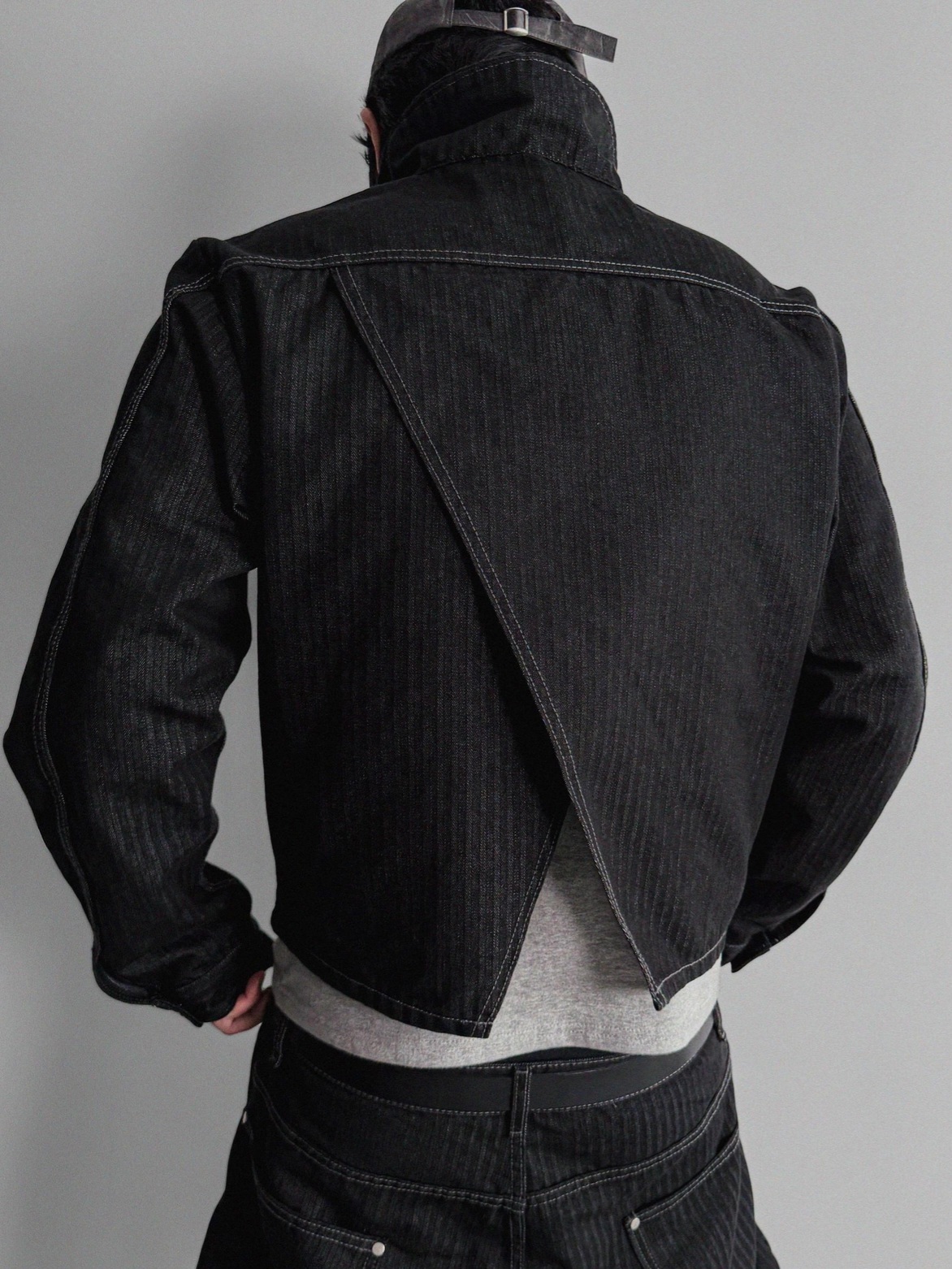 人字紋斜邊裁剪牛仔夾克