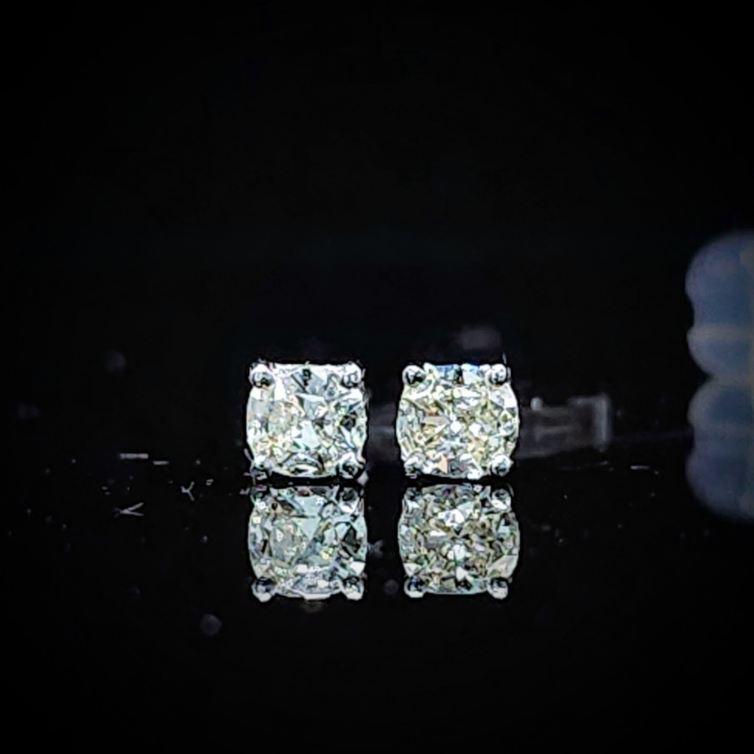 全新18K白金【主石33份方形鑽石】耳環