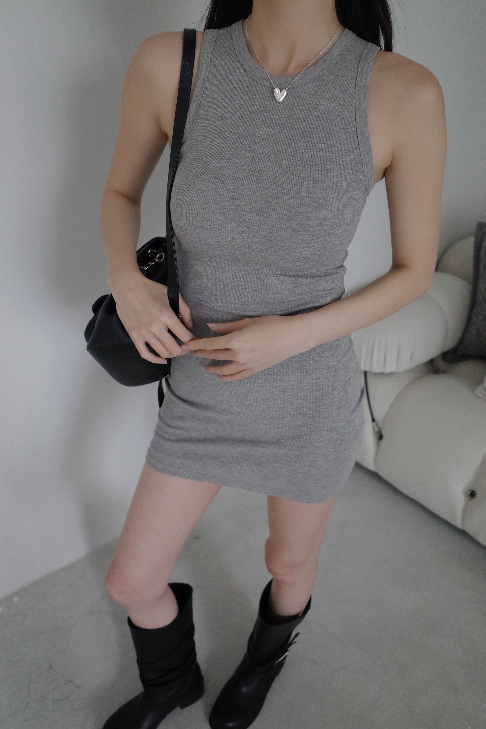(預購)#AN63 自帶bra削尖背心洋裝(黑/灰)＃建議S