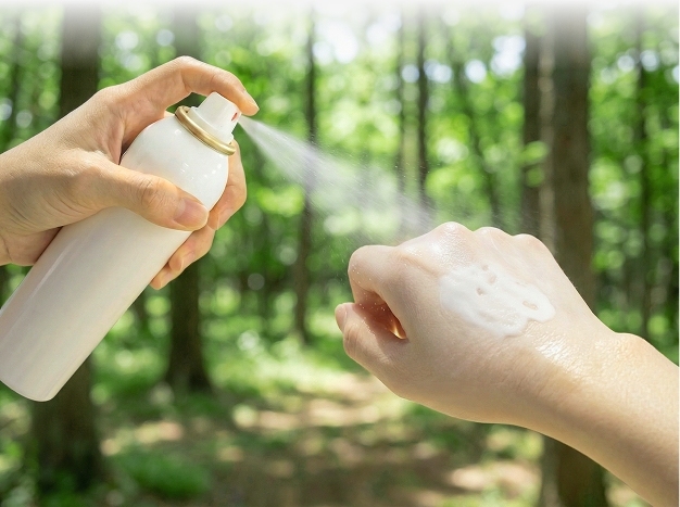 市售一般防曬噴霧，噴頭不均勻難以平均覆蓋肌膚