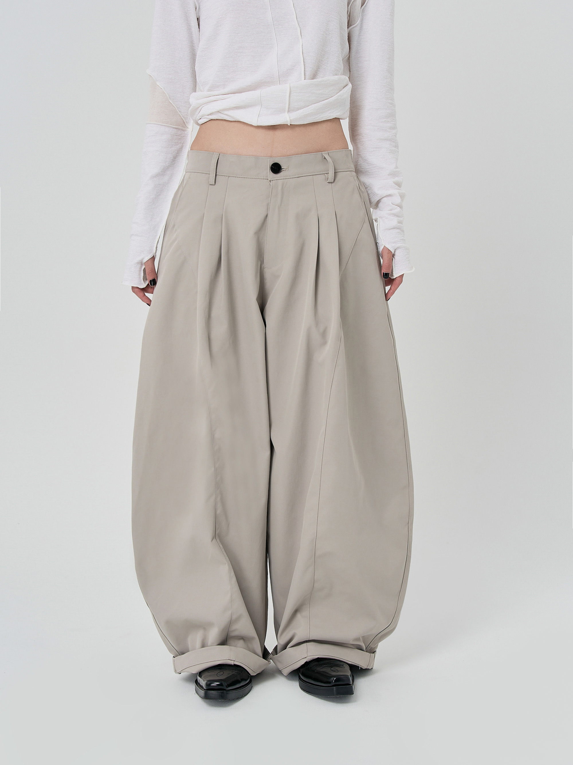 量感抗皺摺縫氣球長褲-灰