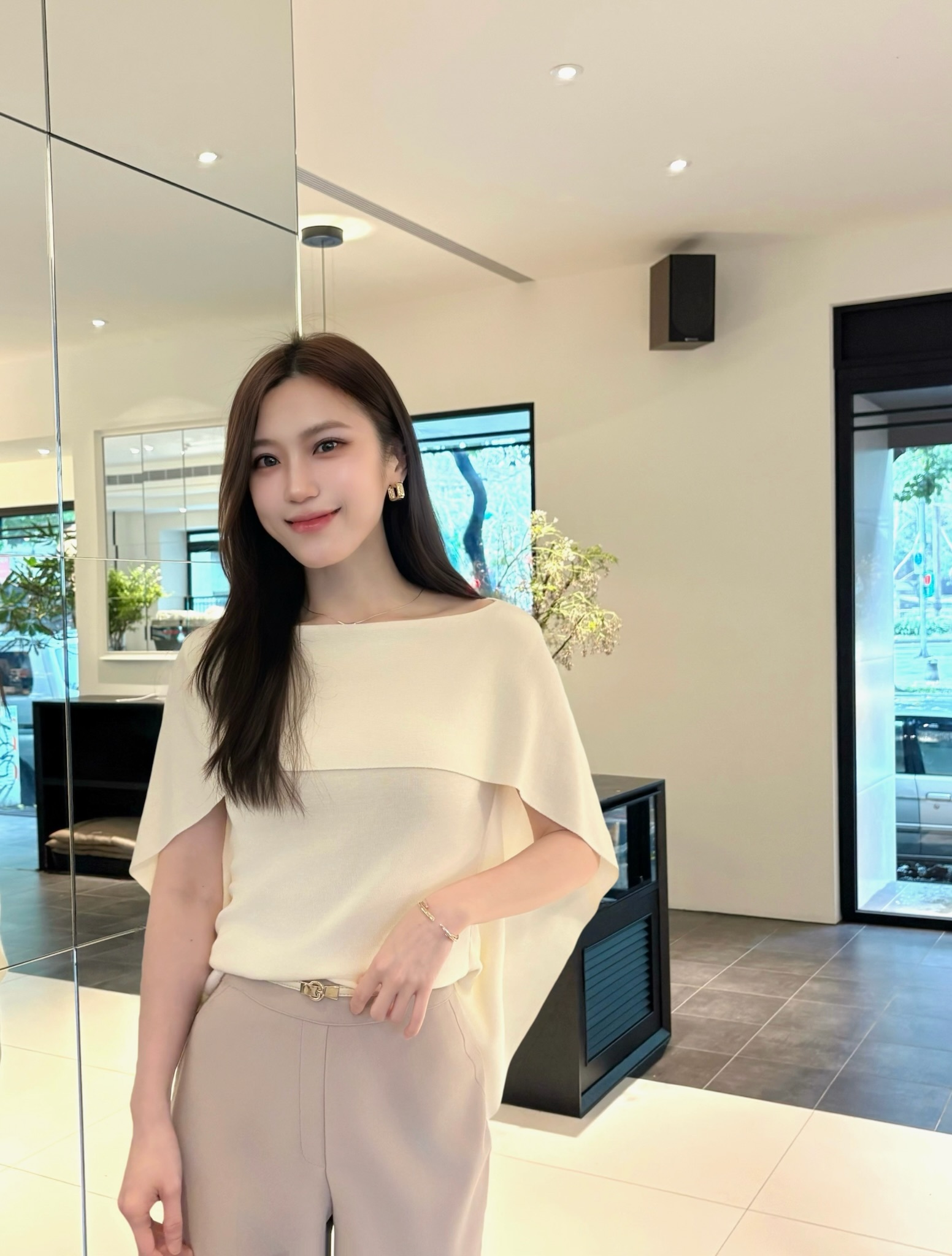 優雅美人!斗篷領片針織上衣