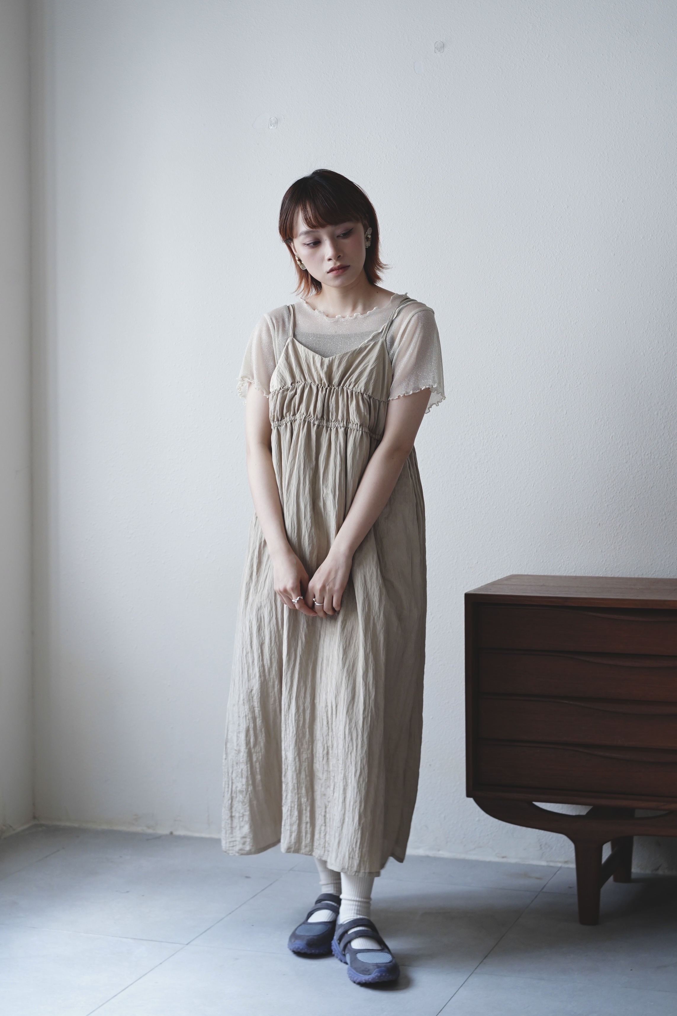 時尚感亮面紋理吊帶裙～OP62021