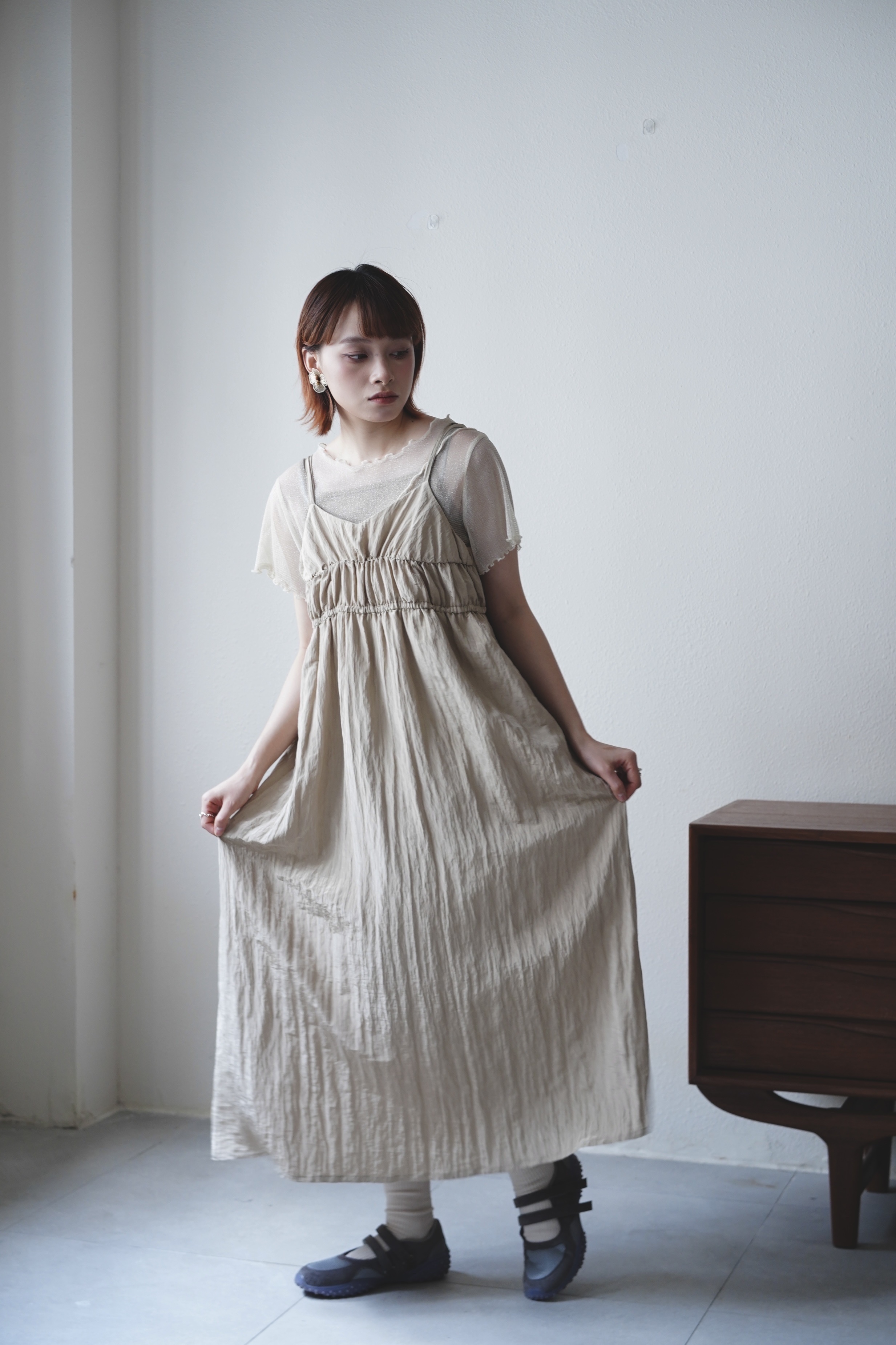 時尚感亮面紋理吊帶裙～OP62021