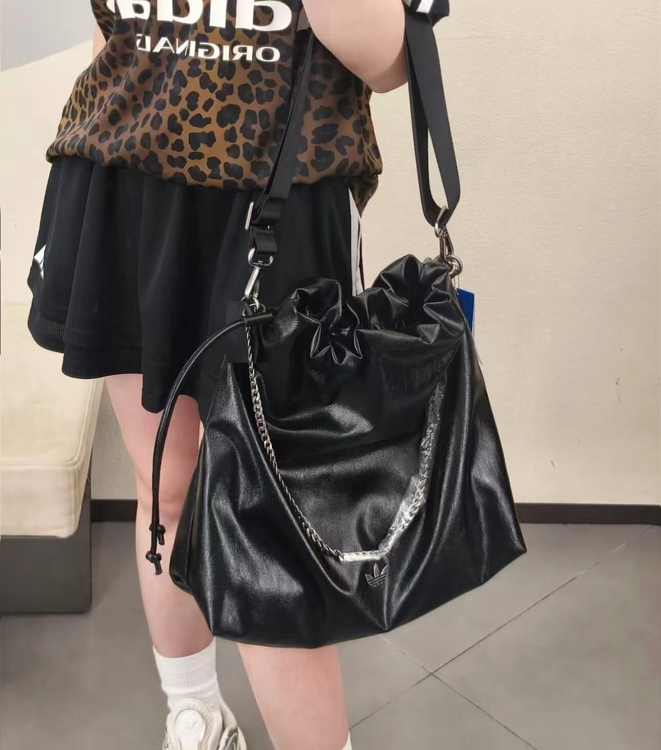 <香奈兒22平替款!!>Adidas Originals 愛迪達 小香風 大容量 單肩包 側背包 黑